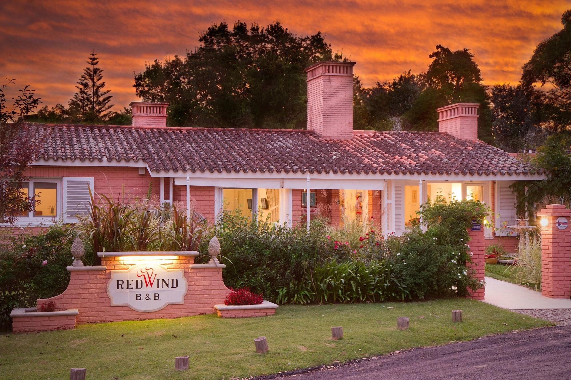 Varios Red Wind B&B