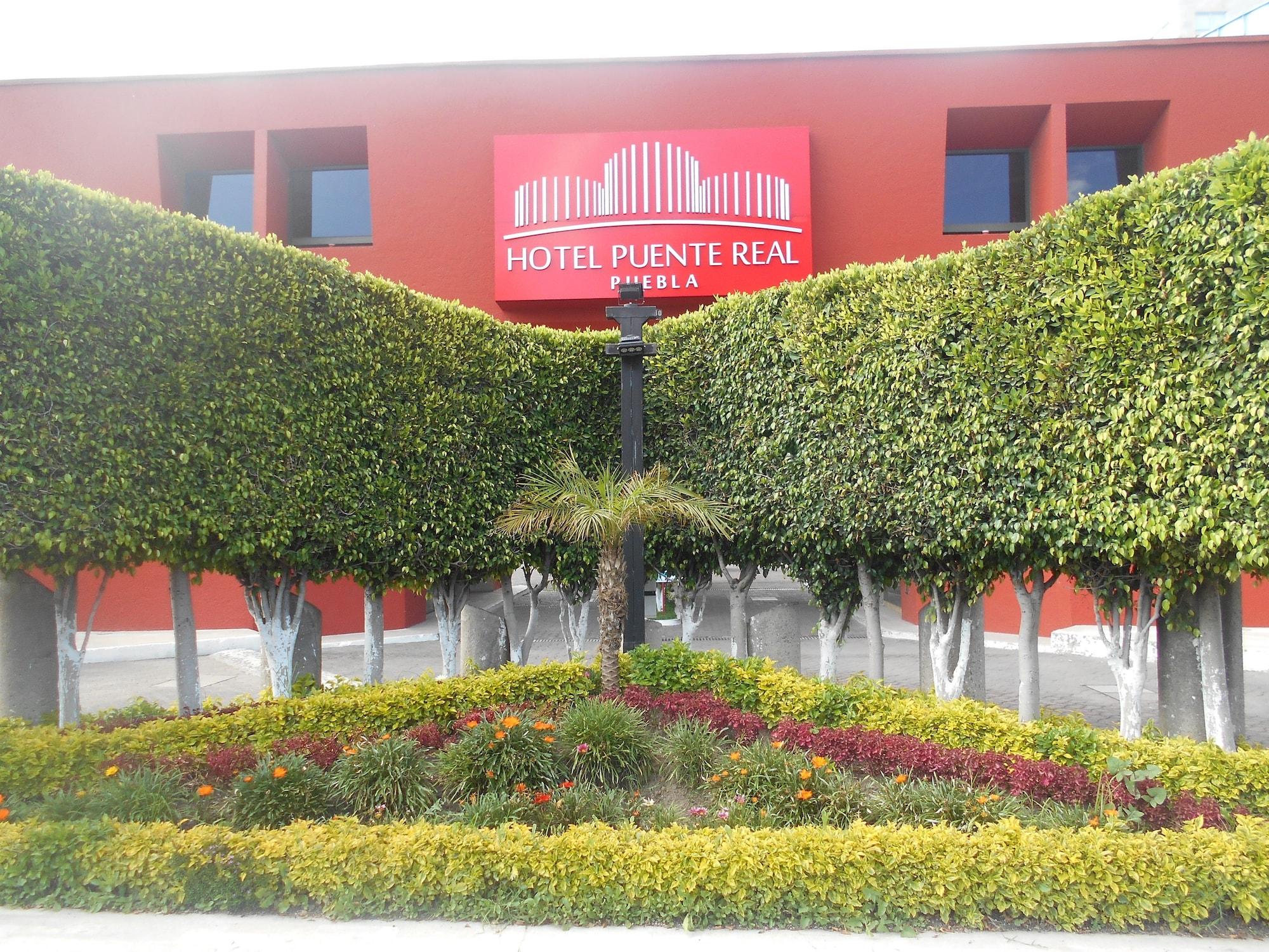 Vista Exterior Hotel Puente Real