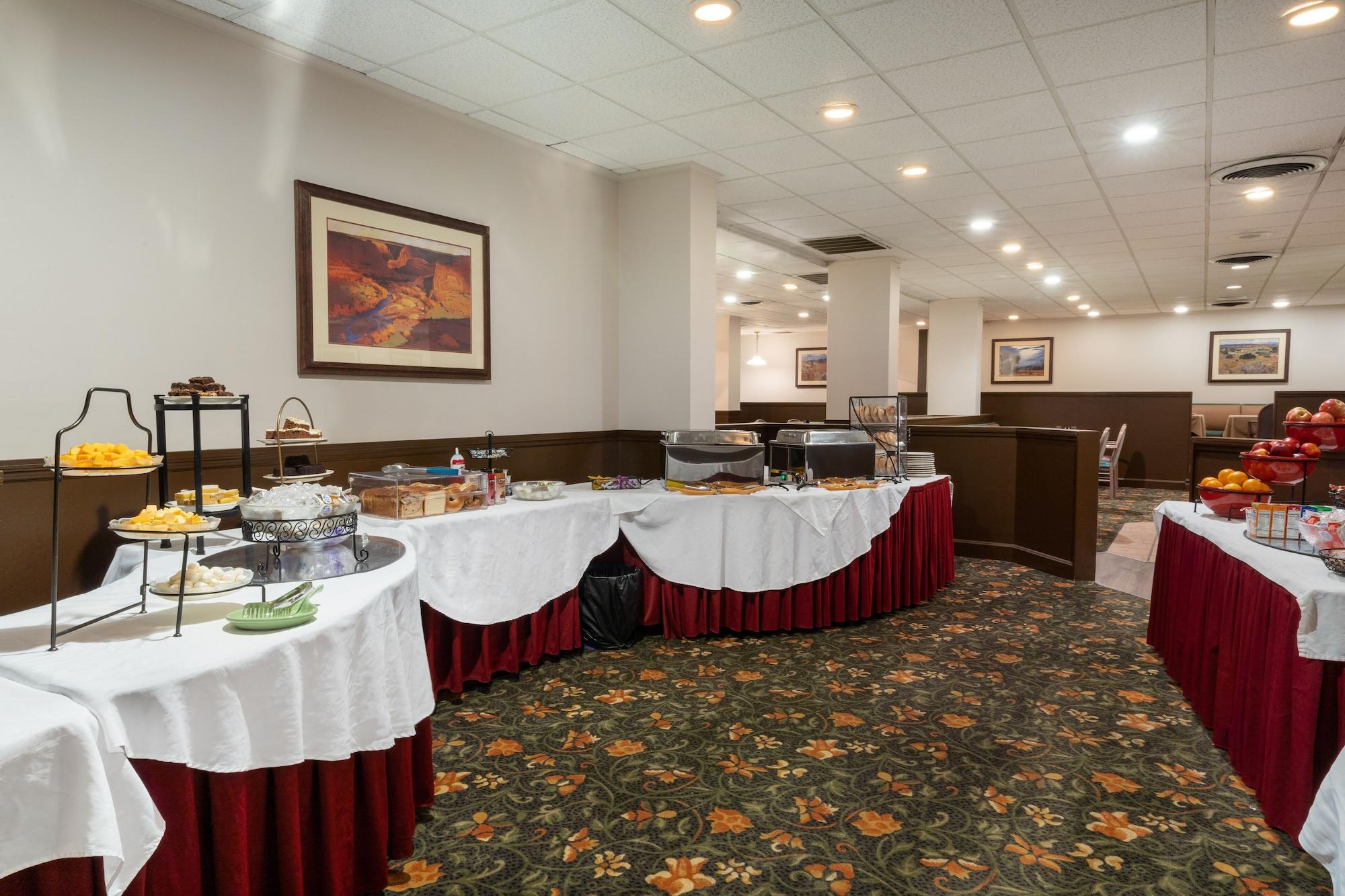Restaurant Ramada by Wyndham Reno Hotel and Casino