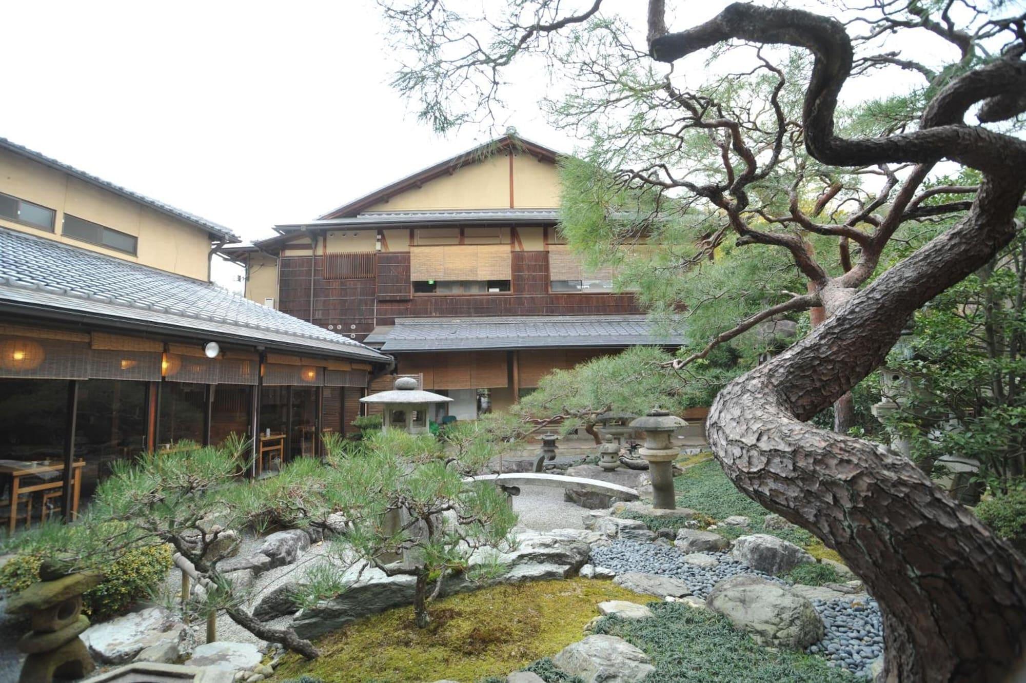 Varios Ryokan Yamazaki