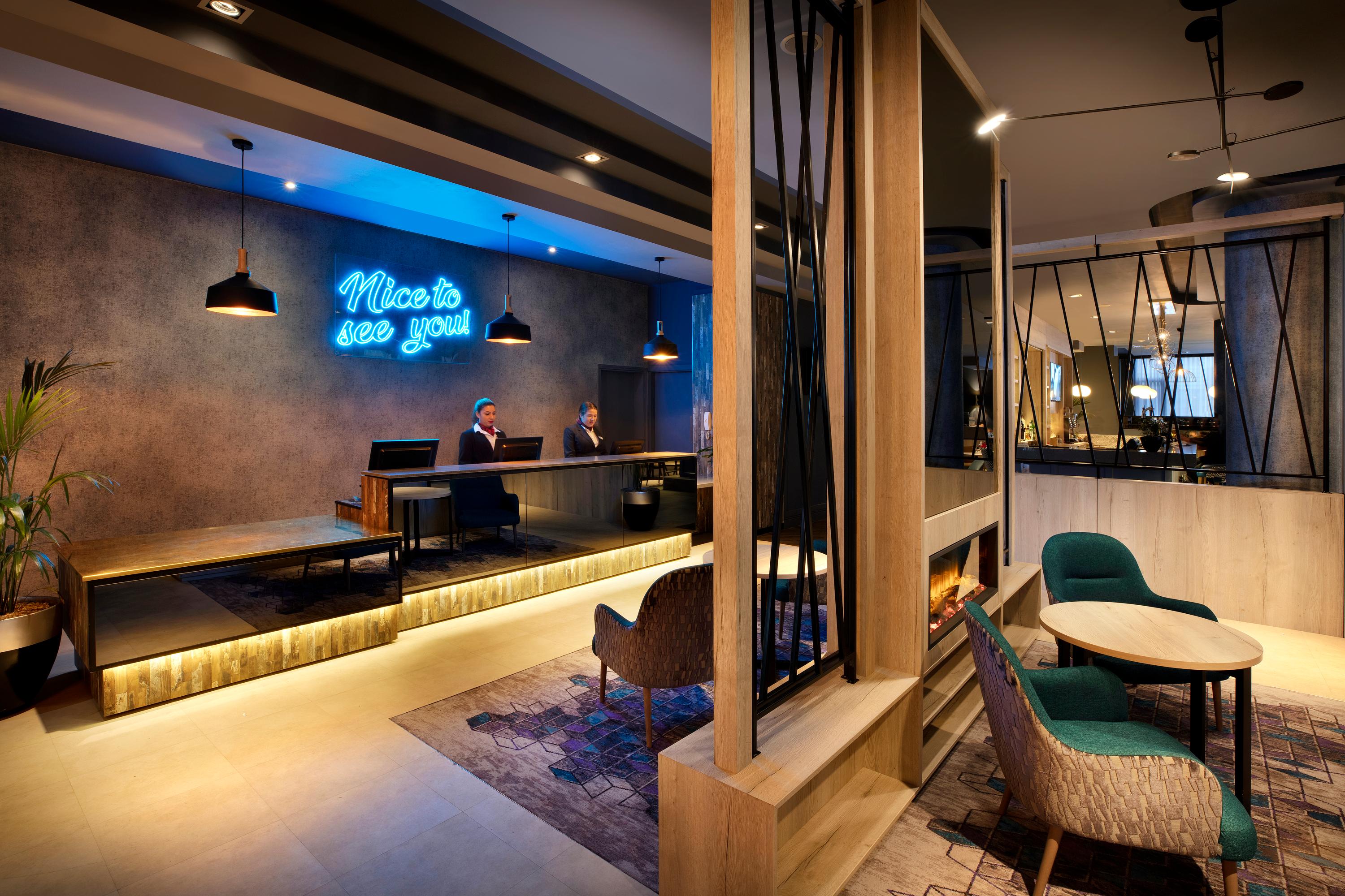 Vista Lobby Leonardo Hotel London Croydon