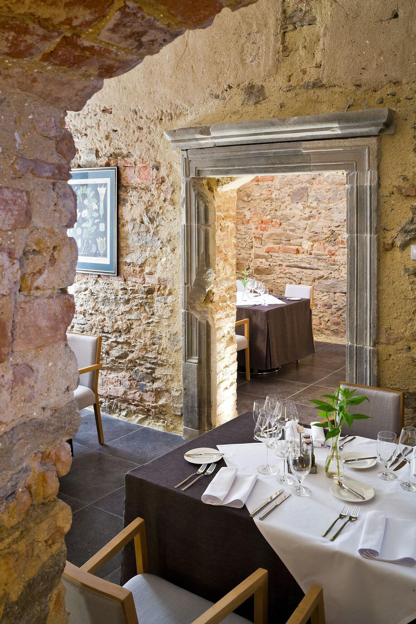 Restaurant Uroczysko Siedmiu Stawów Luxury Hotel