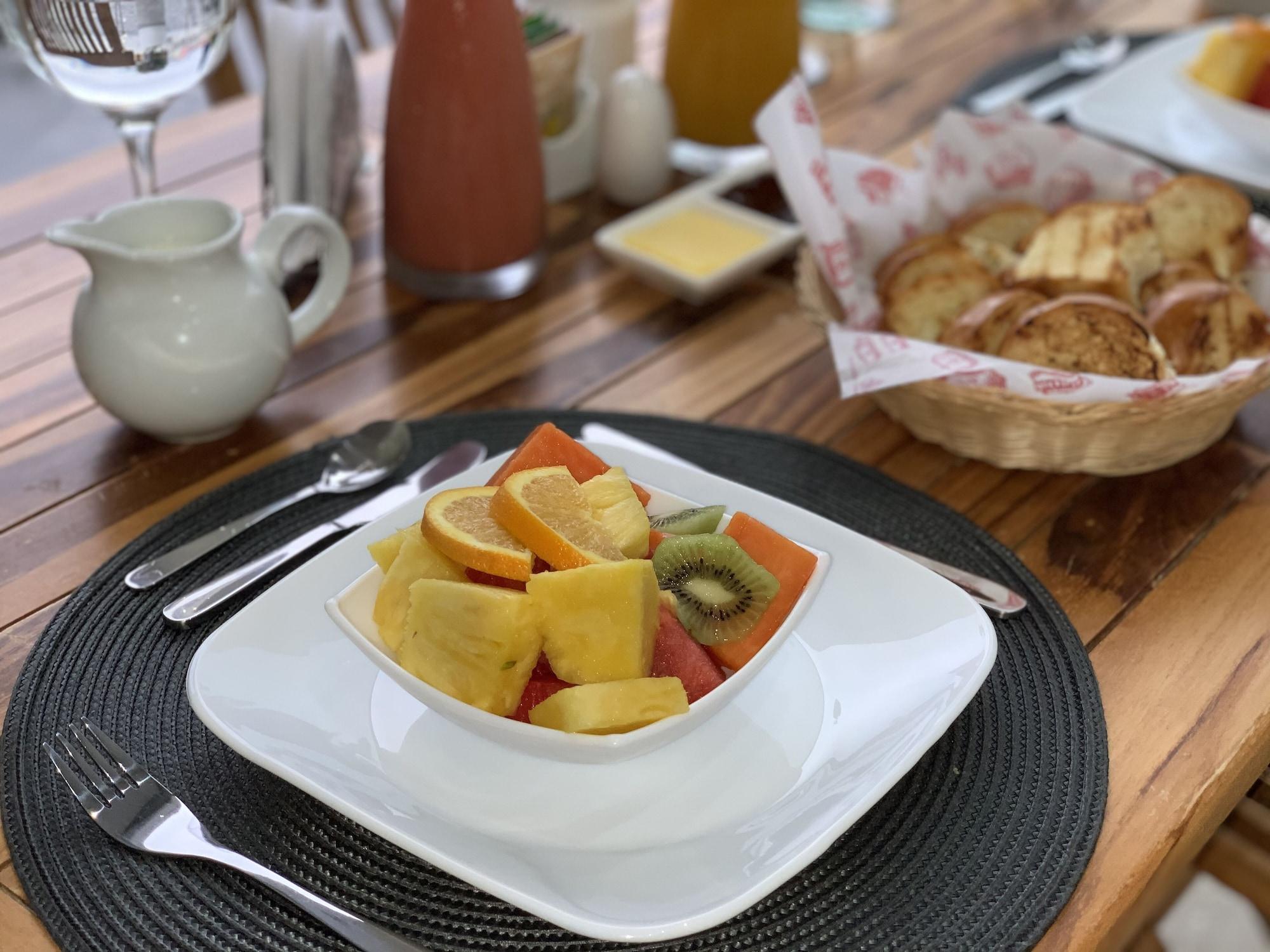 Restaurant Hello! Las Peñas Siglo XXI B&B