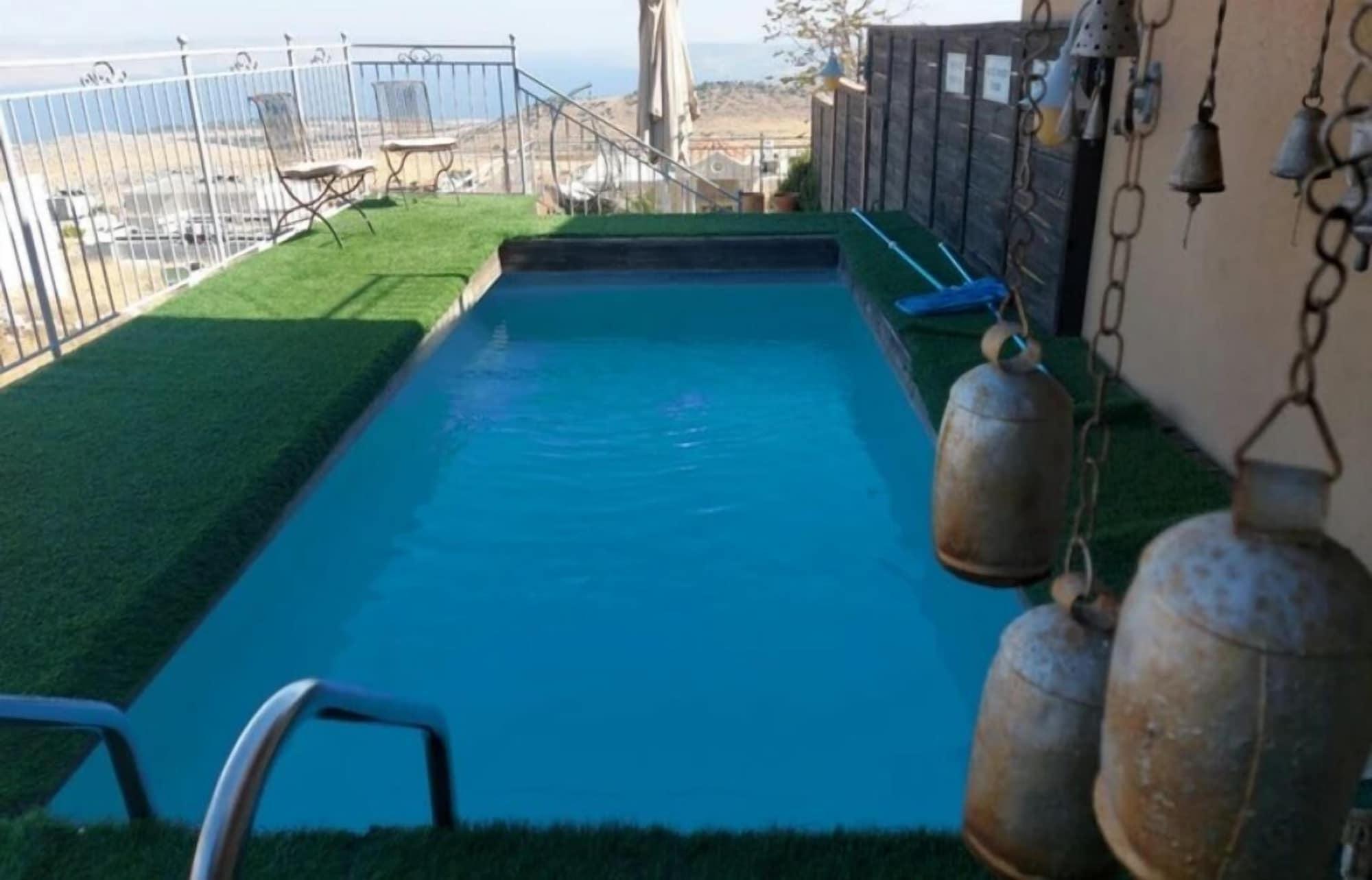 Vista Piscina Kami Suites Hotel