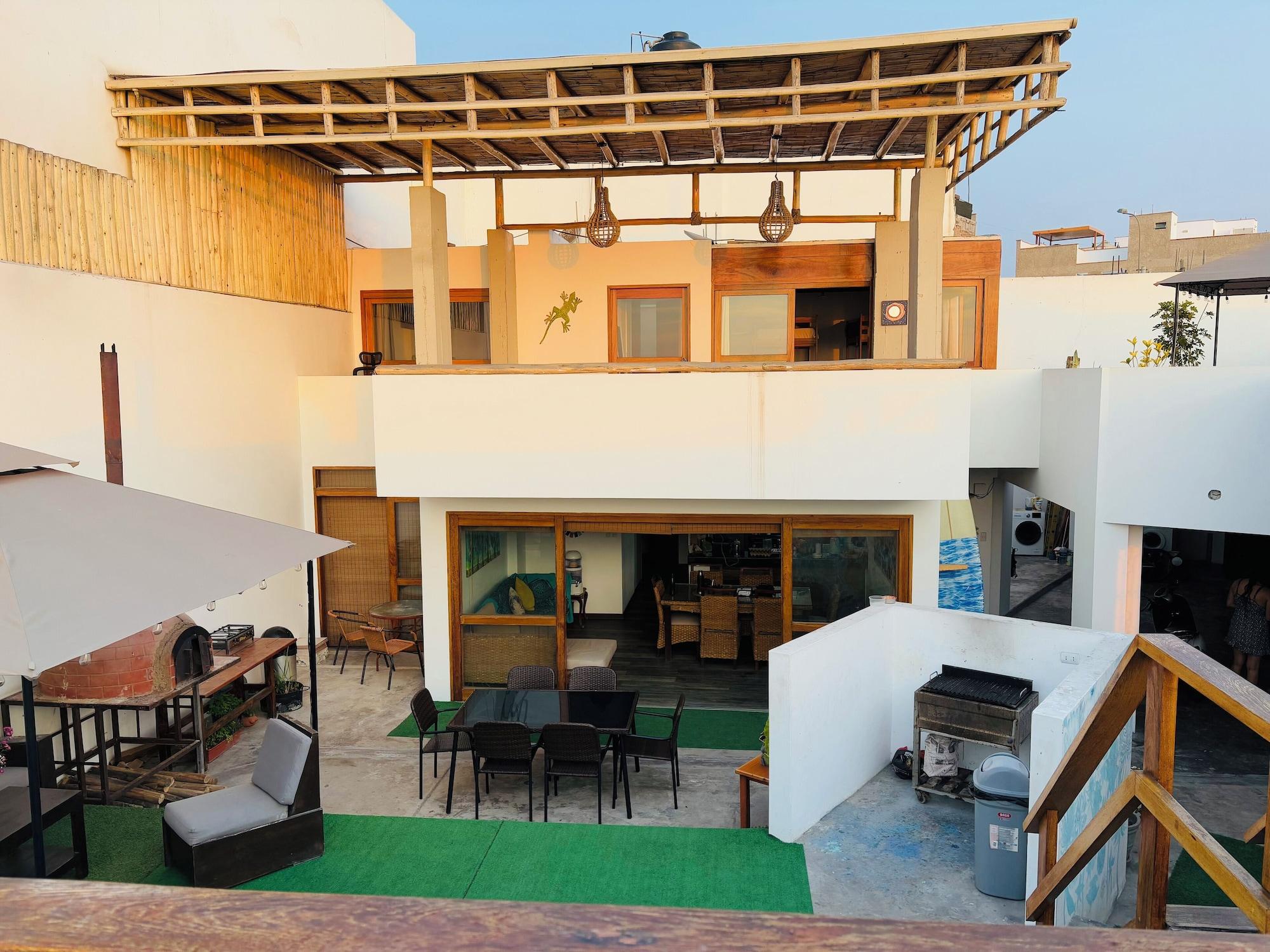 Equipamiento de Habitación El Templo Surf House