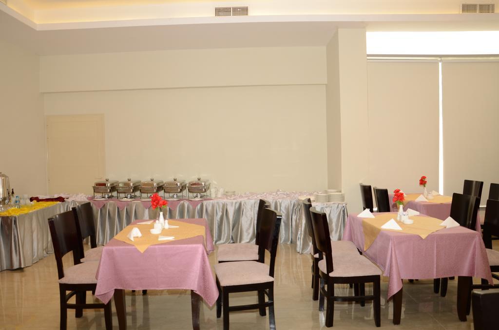 Restaurant Continental Inn Hotel Al Farwaniya
