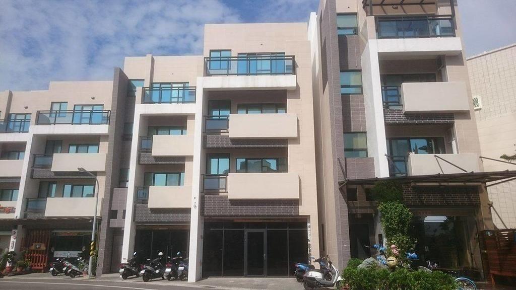 Vista Lobby Wild Hotel