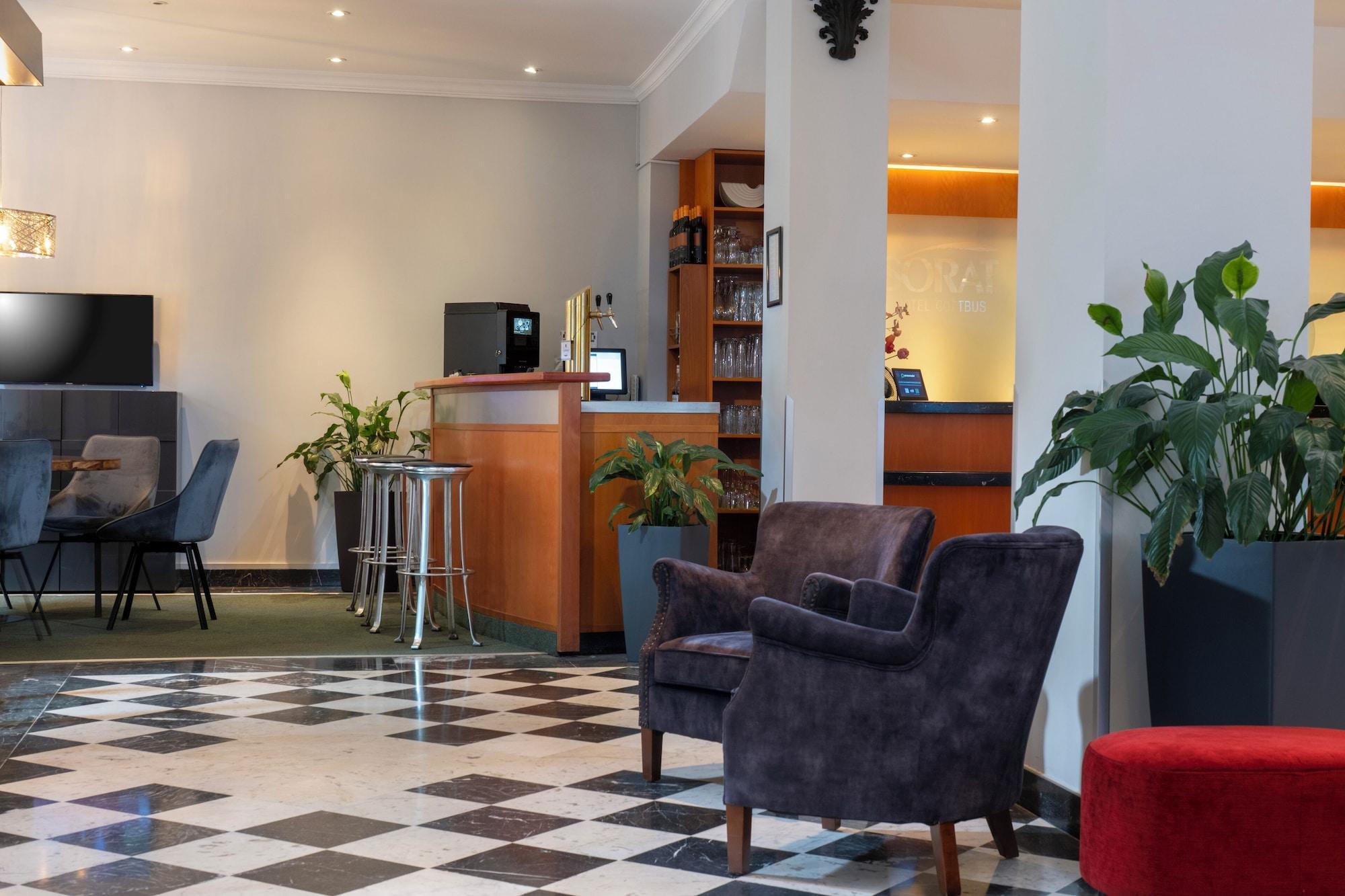 Bar/Salón Sorat Hotel Cottbus