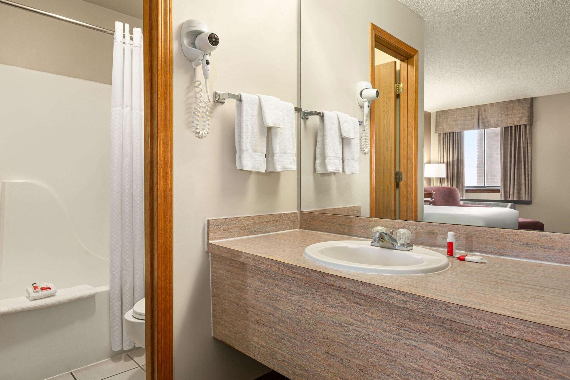 Equipamiento de Habitación Travelodge by Wyndham Wellington KS