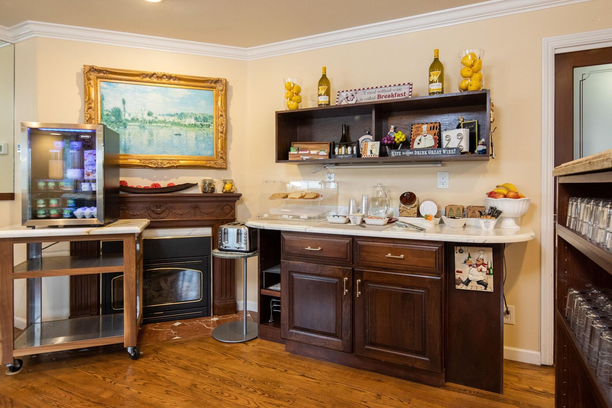 Restaurant Vendange Carmel Inn & Suites