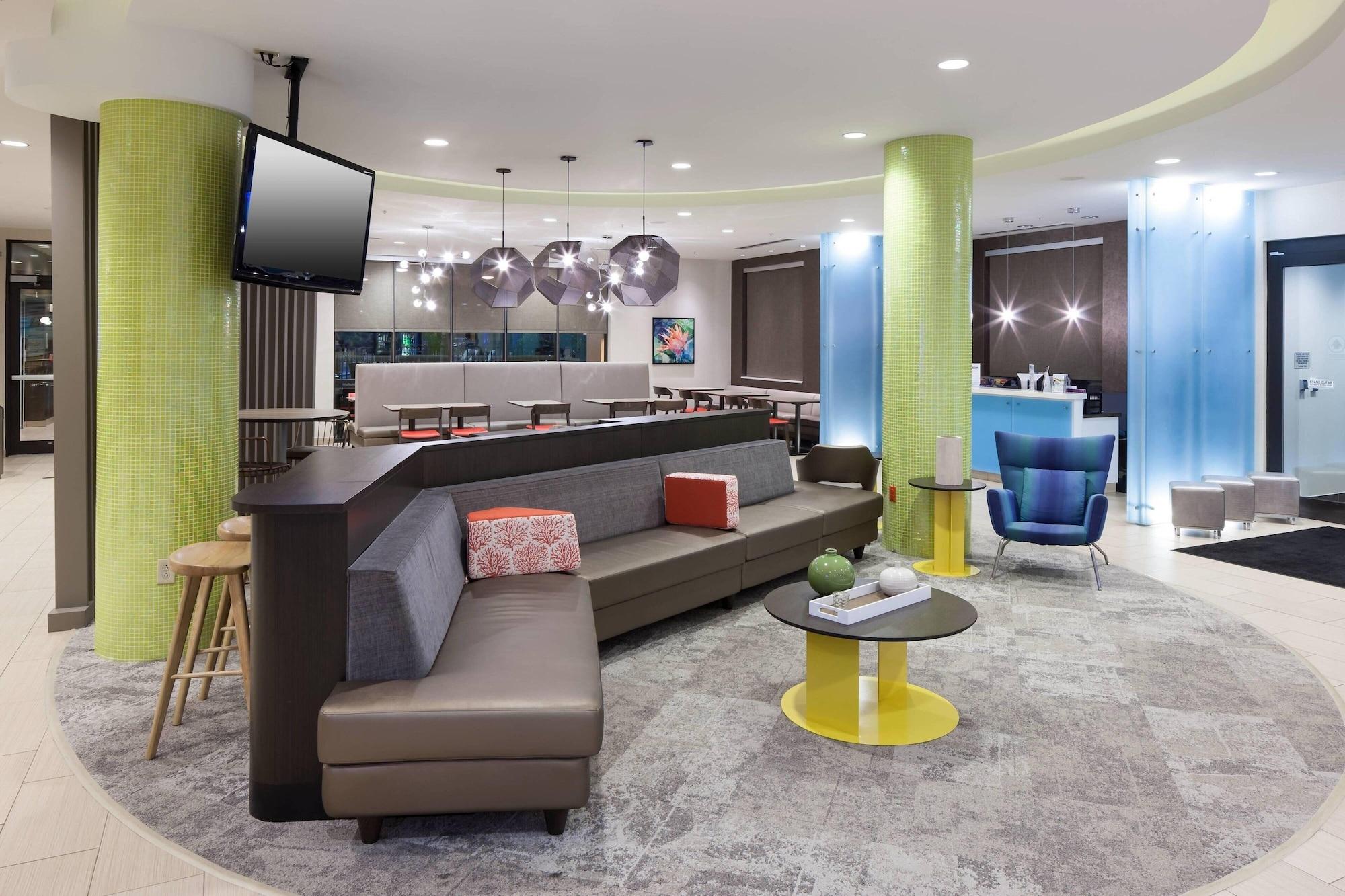 Vista Lobby SpringHill Suites by Marriott Orlando at SeaWorld