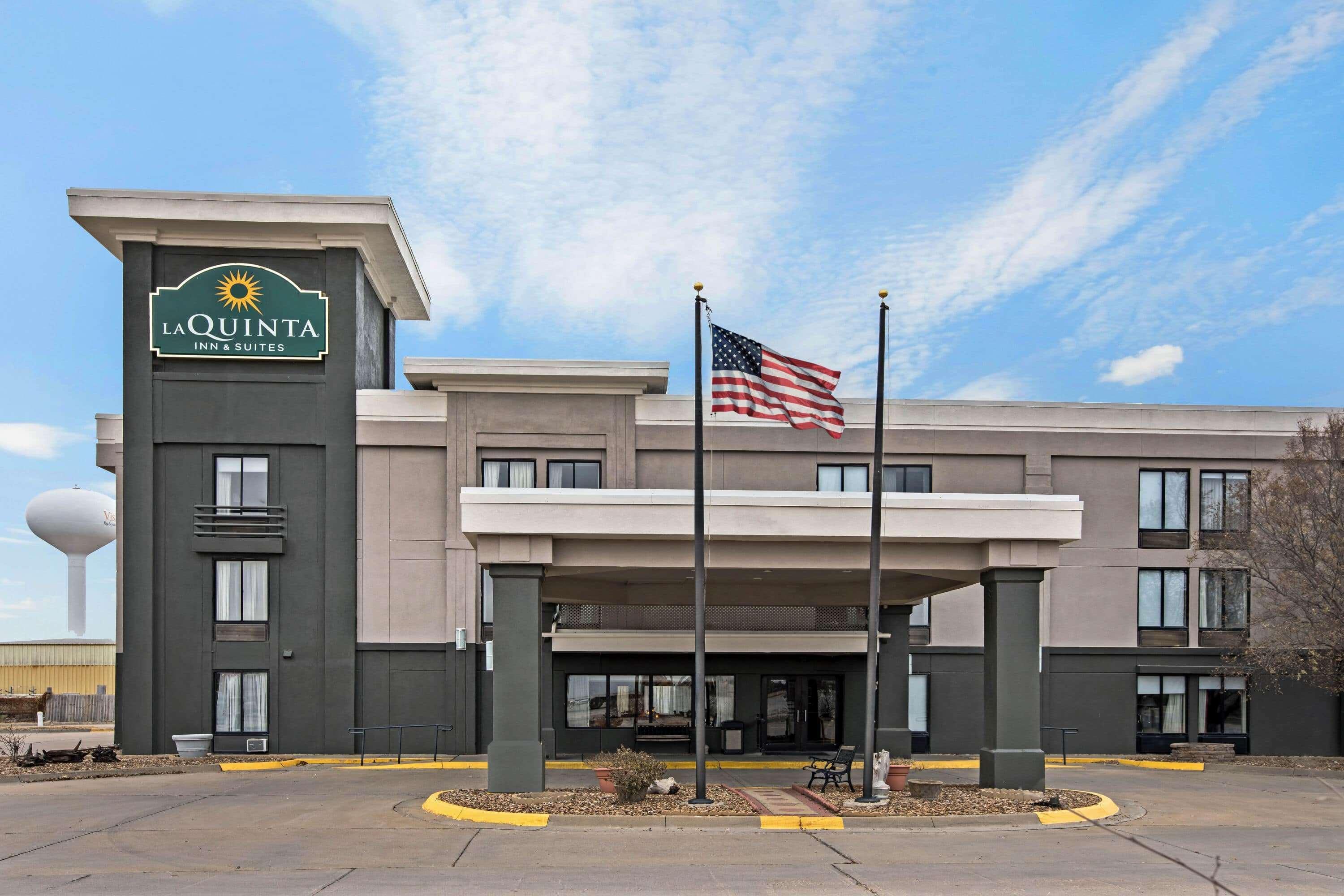 Vista Exterior La Quinta Inn & Suites by Wyndham Salina