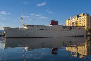 Alojamiento - Botel Marina - Hostel