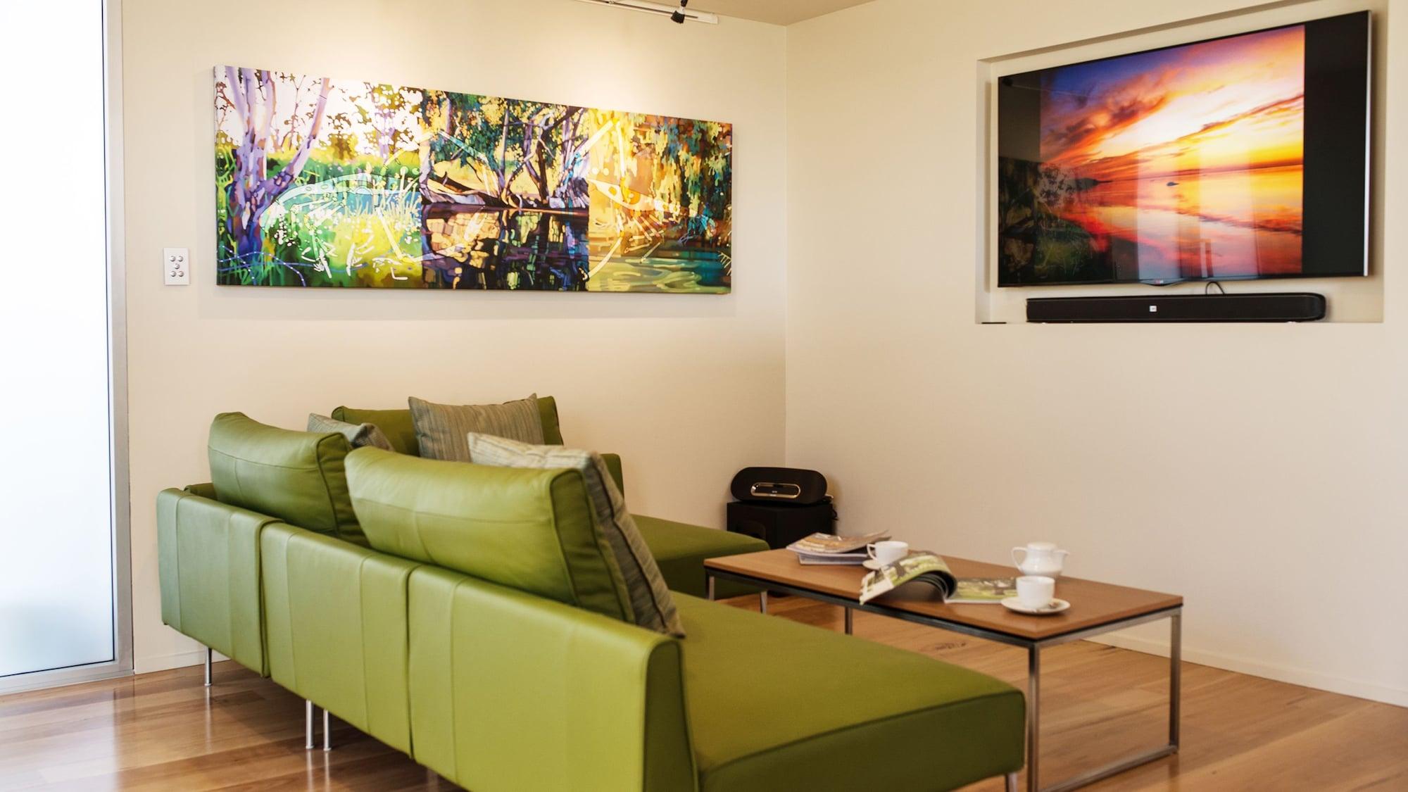 Vista Lobby The Frames