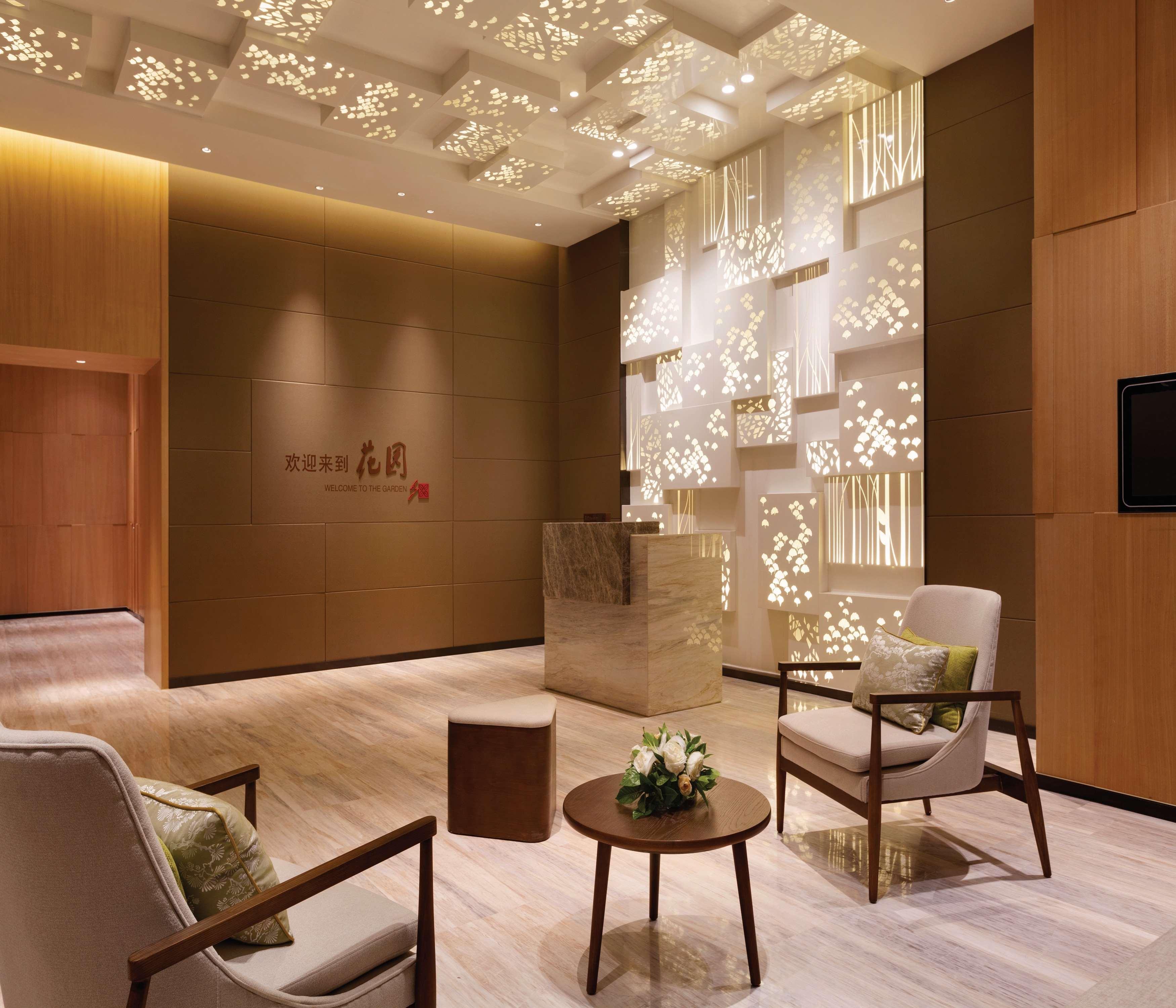 Vista Lobby Hilton Garden Inn Dandong