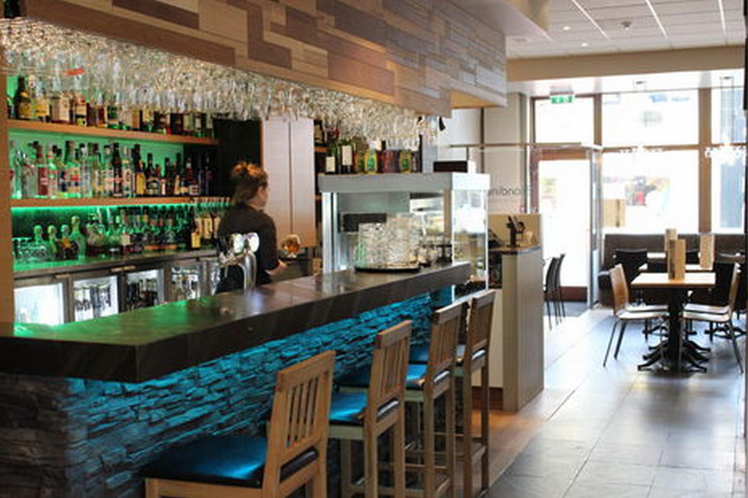 Bar/Salón Hotel Fron