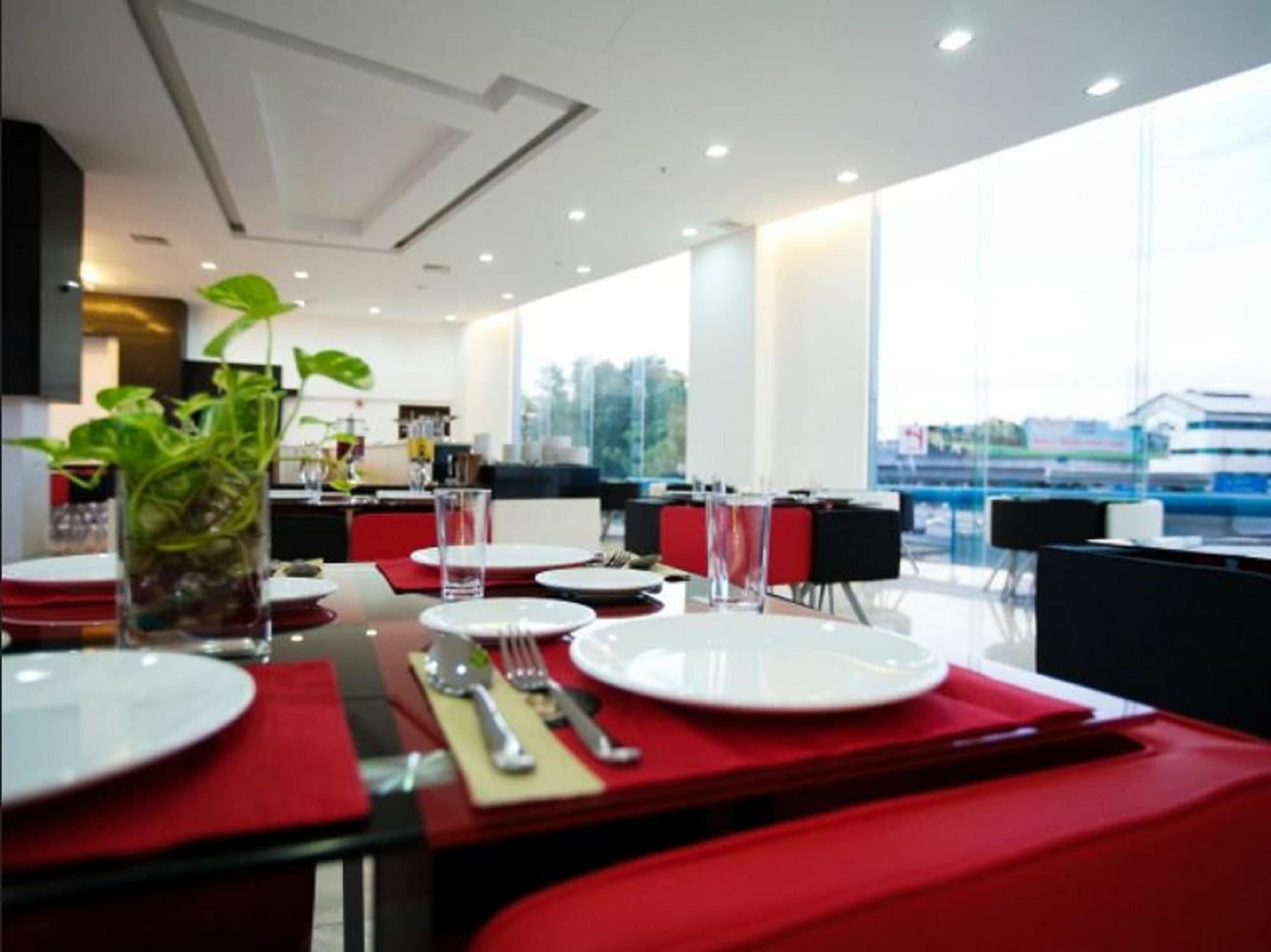 Bar/Salón Hotel S. Damansara