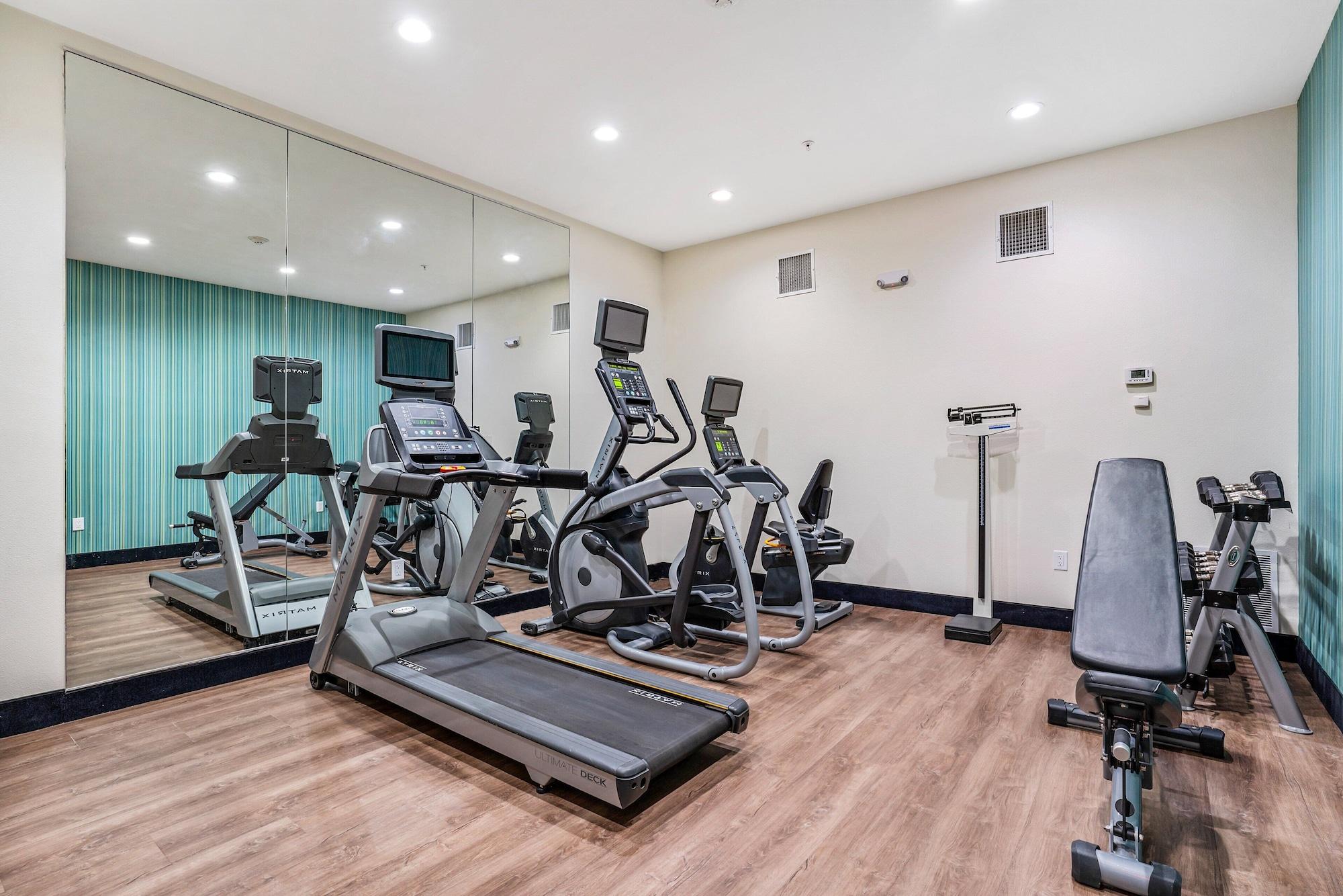 Gimnasio Holiday Inn Express Suites Van Buren-Ft Smith Area by IHG