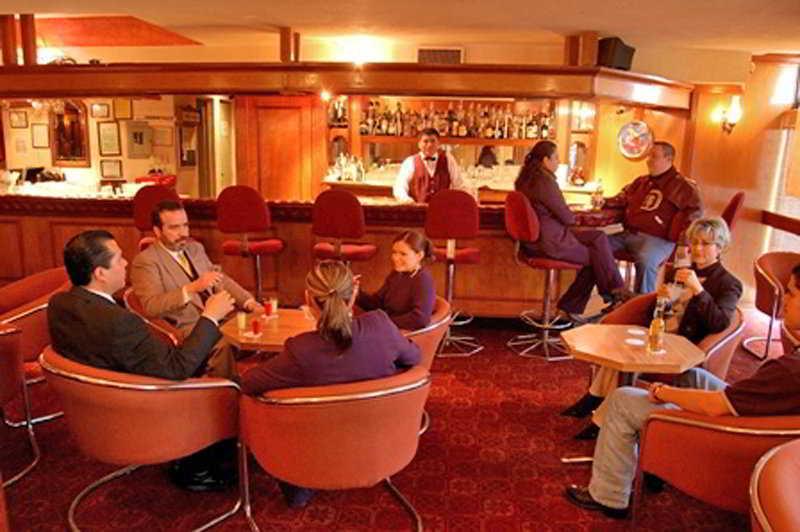 Bar/Salón Hotel Real Plaza