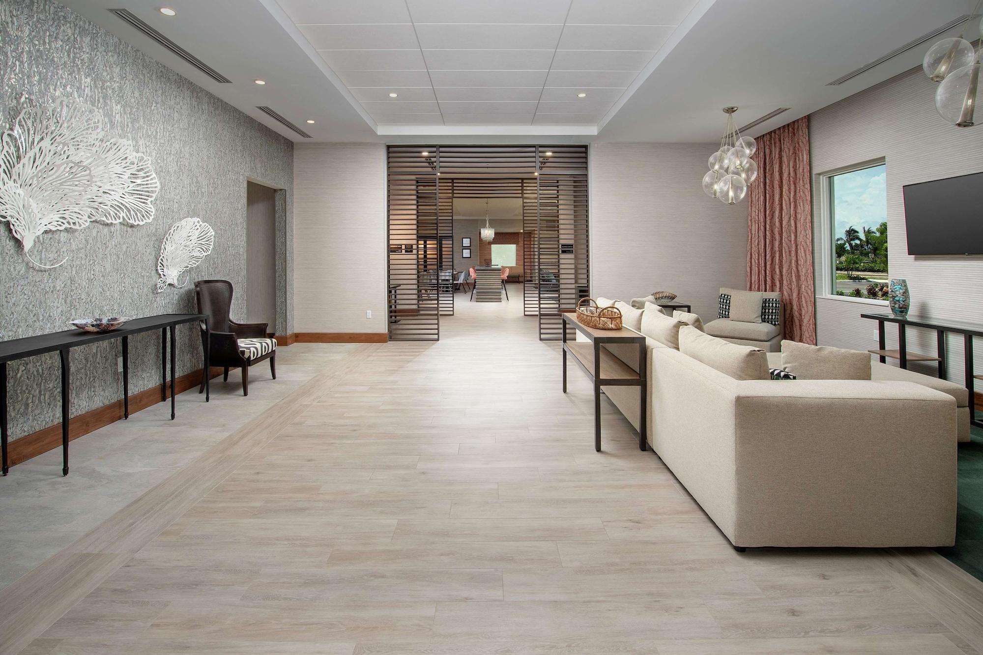 Vista Lobby Hampton Inn Marathon - Florida Keys