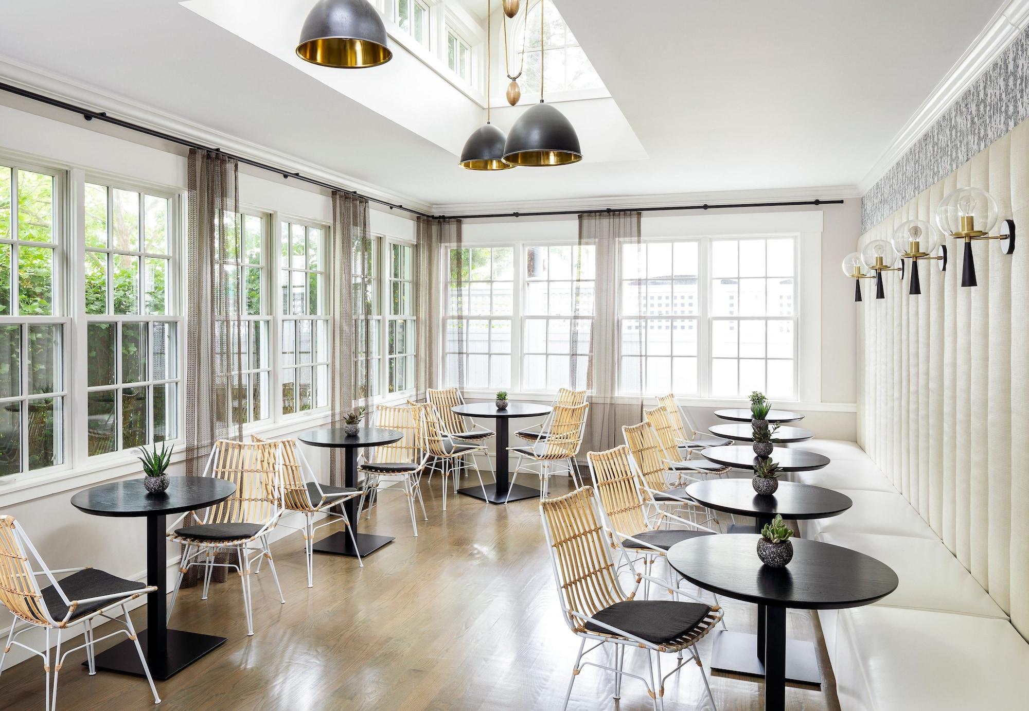 Restaurant The Richard, The Edgartown Collection