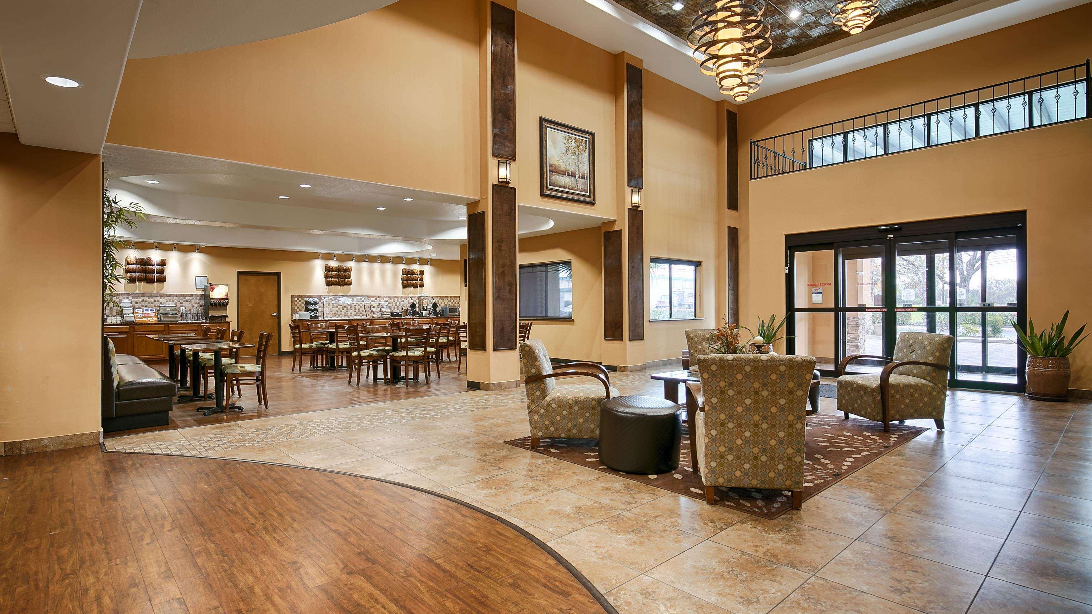 Vista Lobby Best Western Plus Palo Alto Inn & Suites