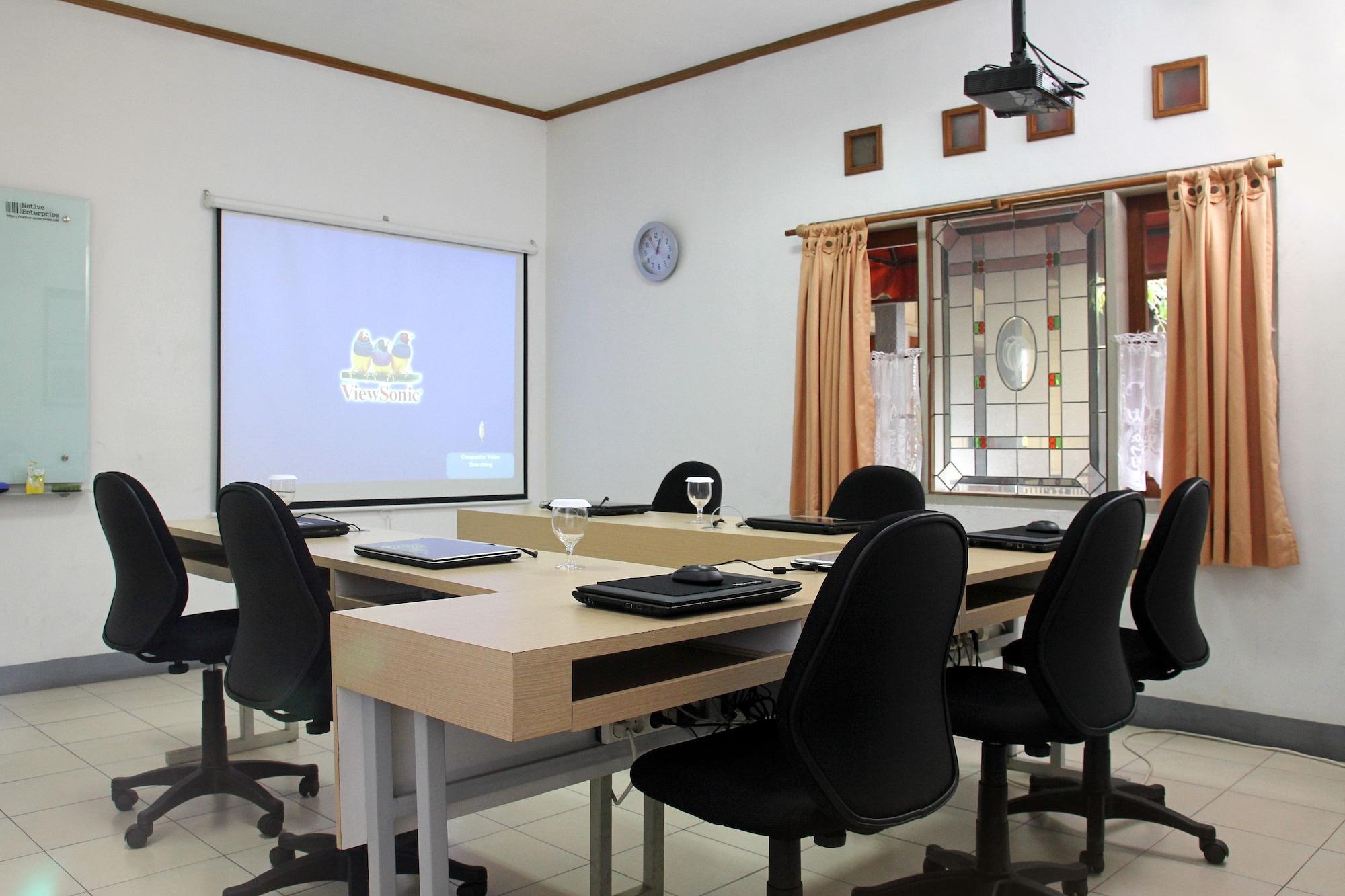 Sala de Reuniones Rumah Asri Bed And Breakfast