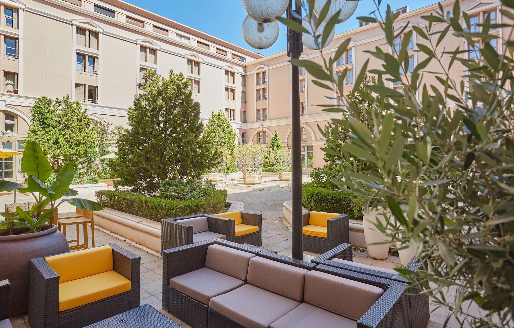 Vista Exterior Appart Hotel Odalys City Aix en Provence L'Atrium