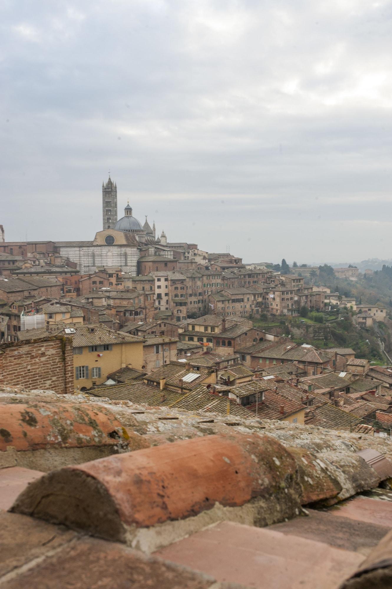 Vista Exterior Grand Hotel Continental Siena – Starhotels Collezione