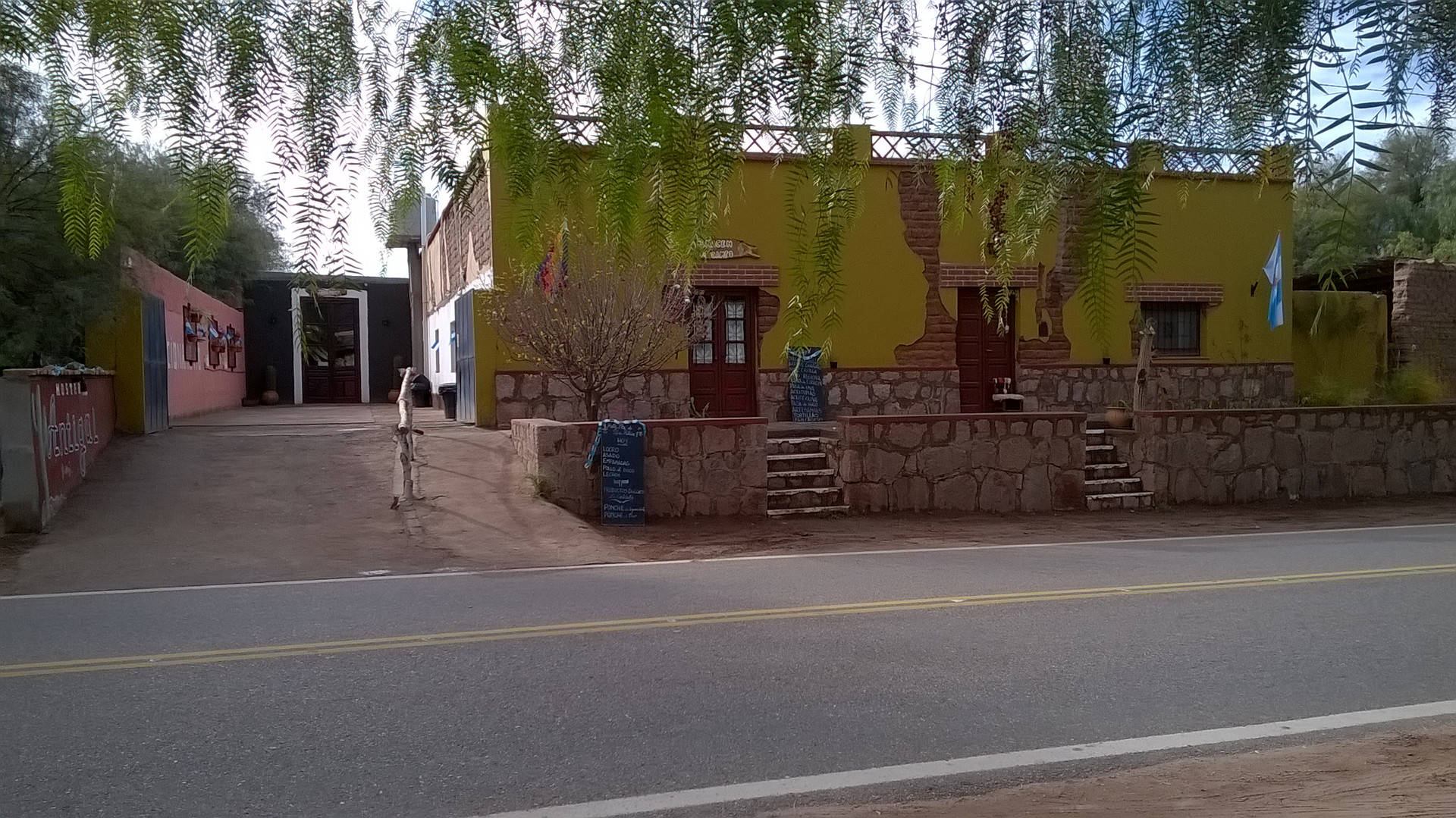 Vista Exterior Antigal Hostería