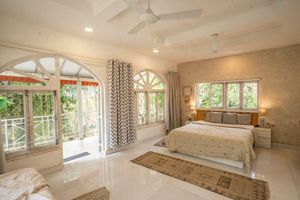Alojamiento - Villa Sora, Palghar by Ebony Stays | Private 2 BHK with Pool & Garden