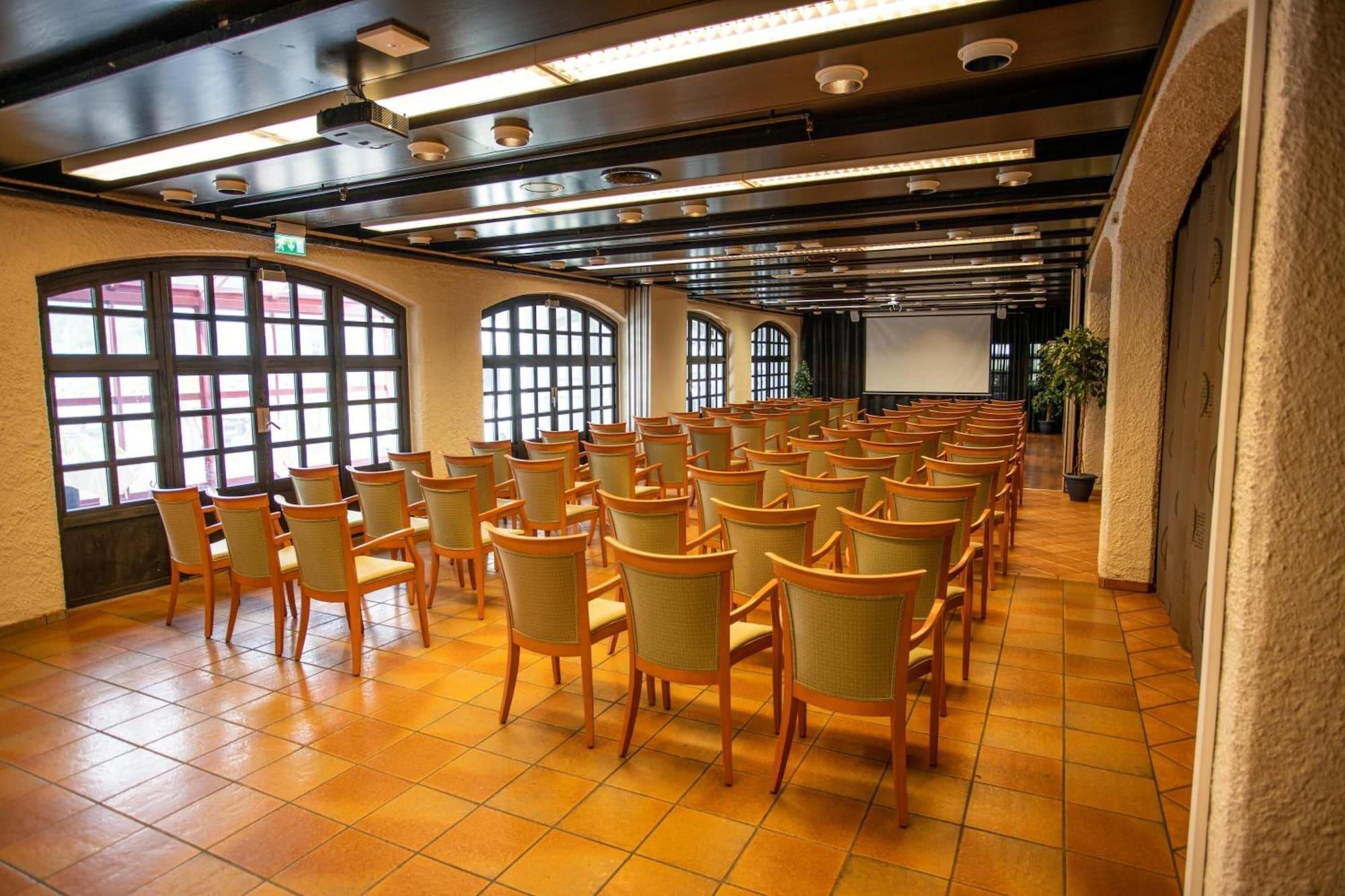 Centro de Negocios Stryn Hotell