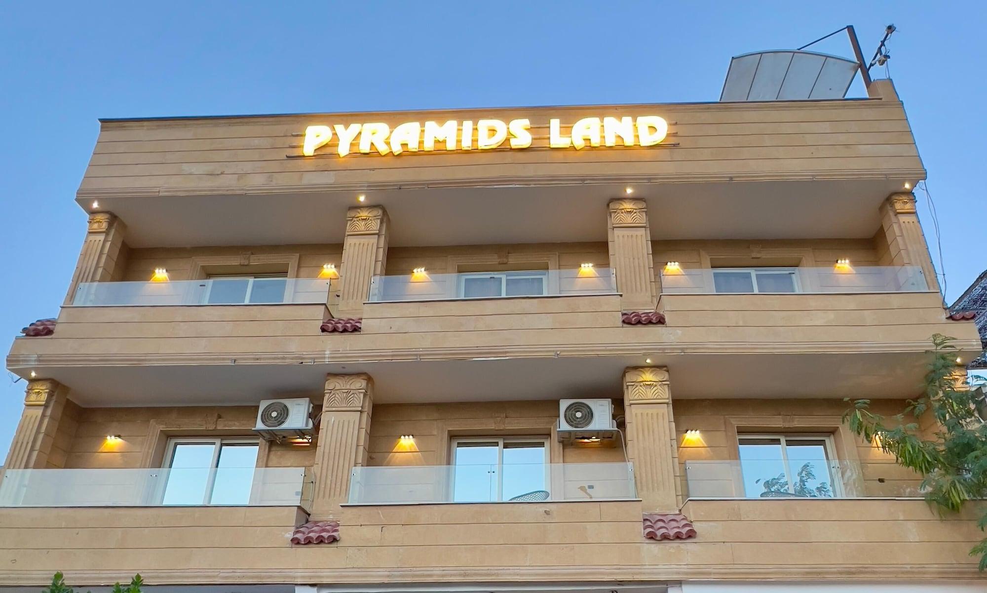Vista Exterior Pyramids Land View