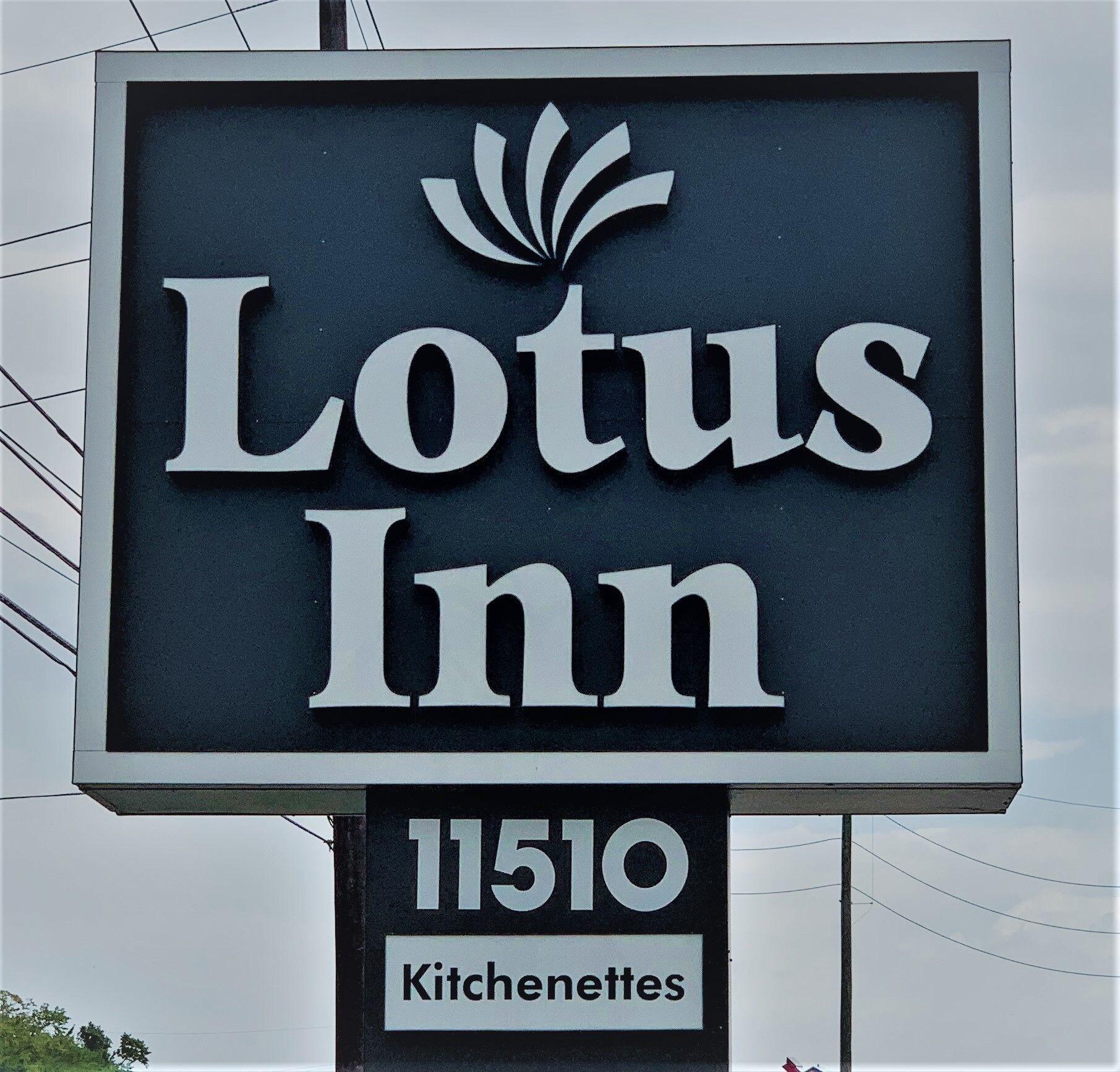 Varios Lotus inn