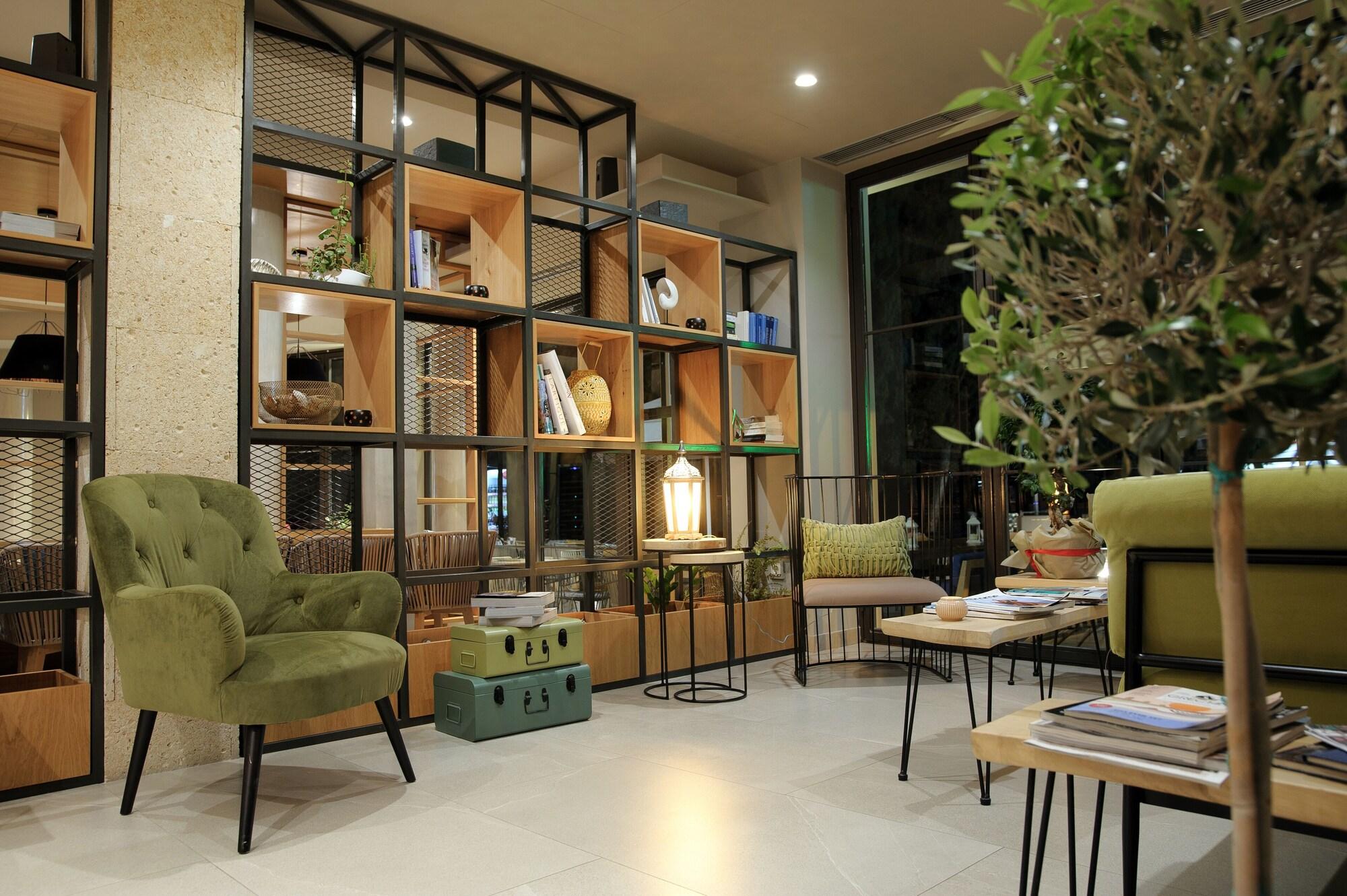 Vista Lobby Seasabelle Hotel near Athens Airport