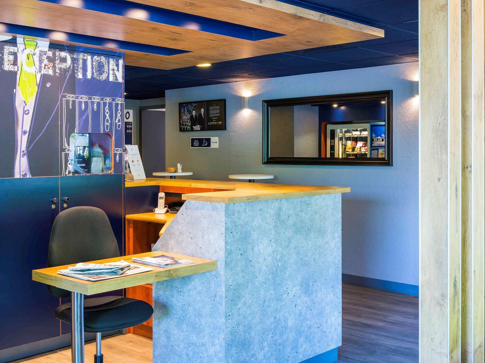 Vista Lobby ibis budget Rennes Route de Saint Malo