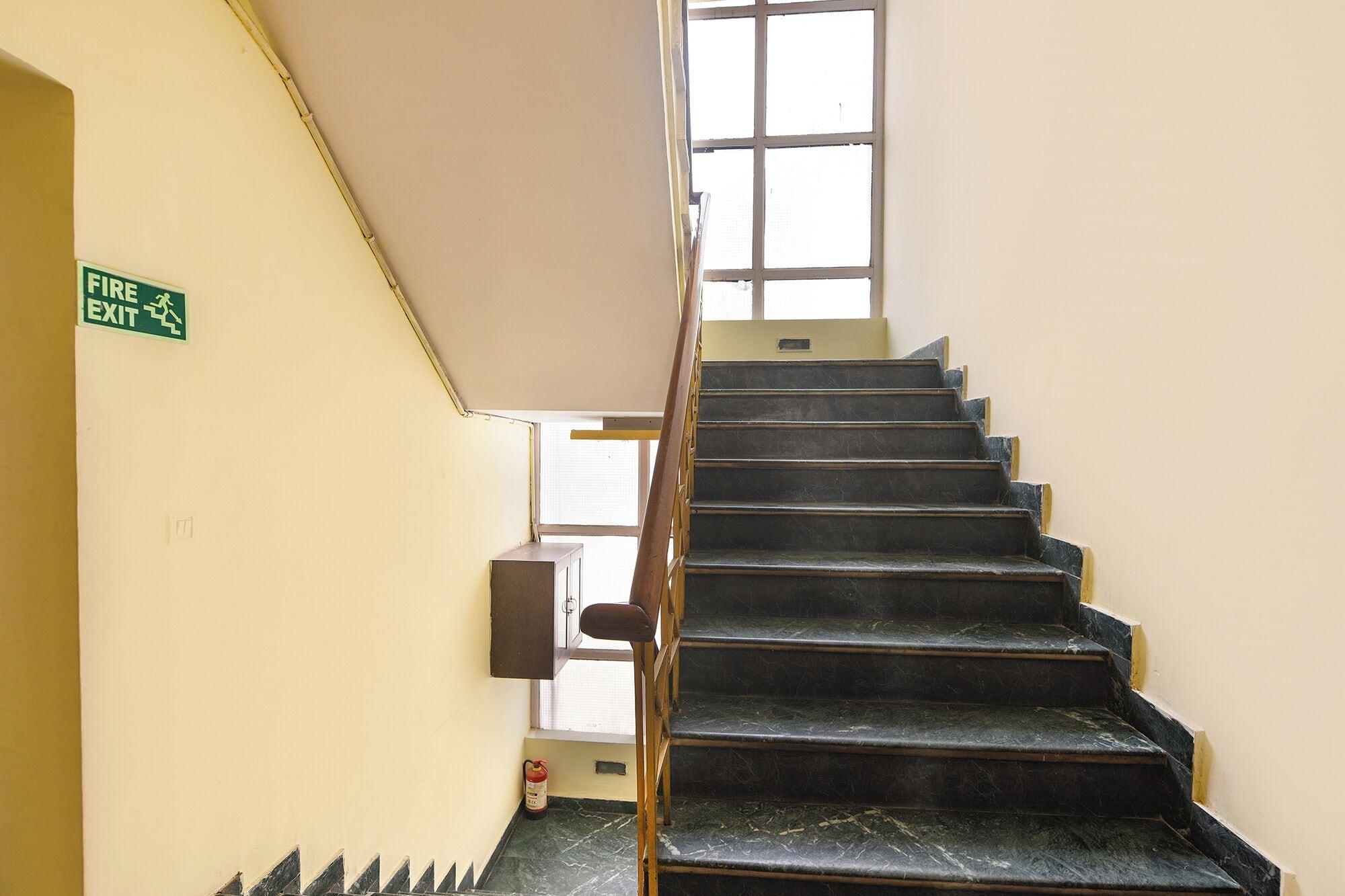 Varios Fabhotel Atithi