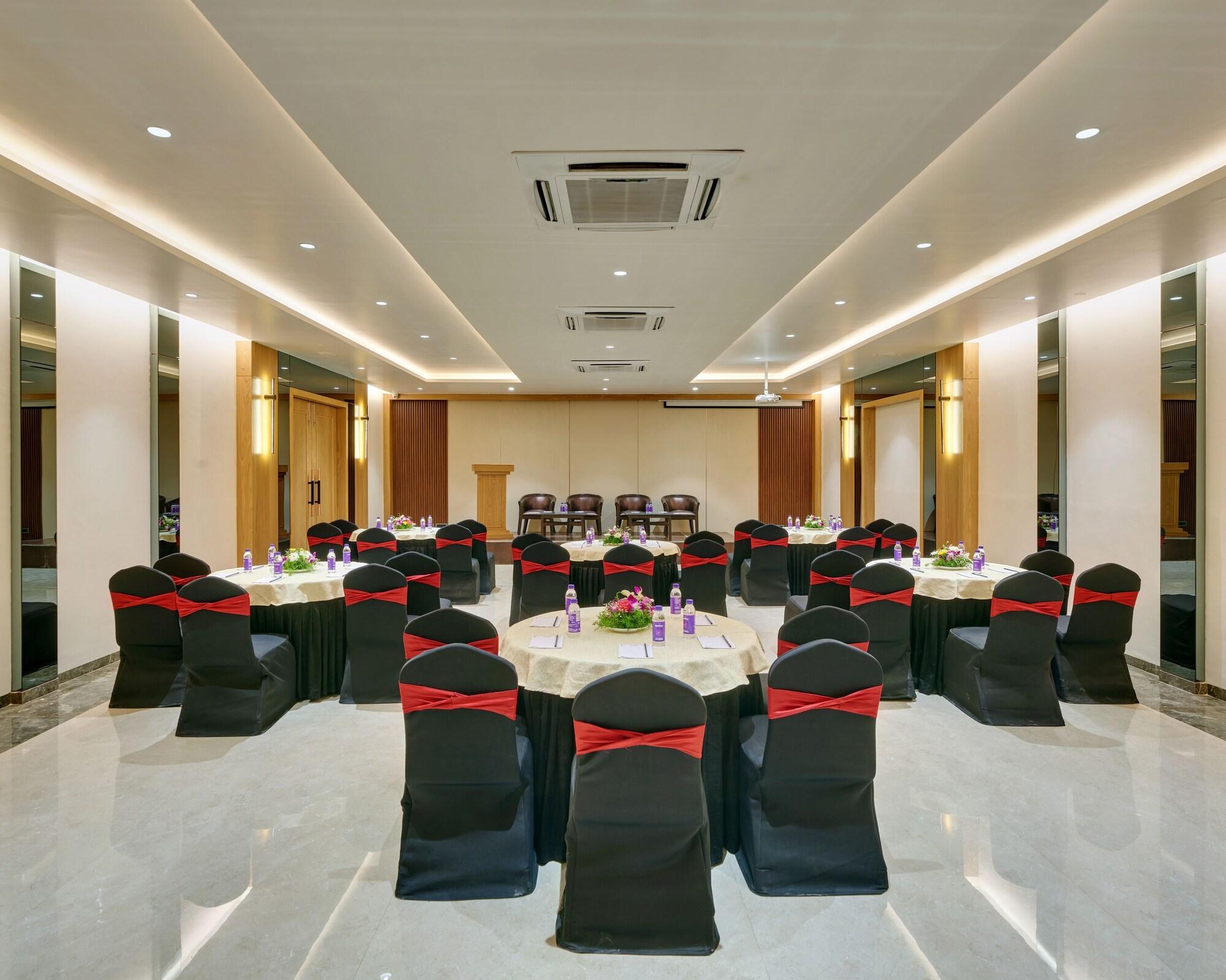 Sala de Reuniones Regenta Place Raysons Kolhapur