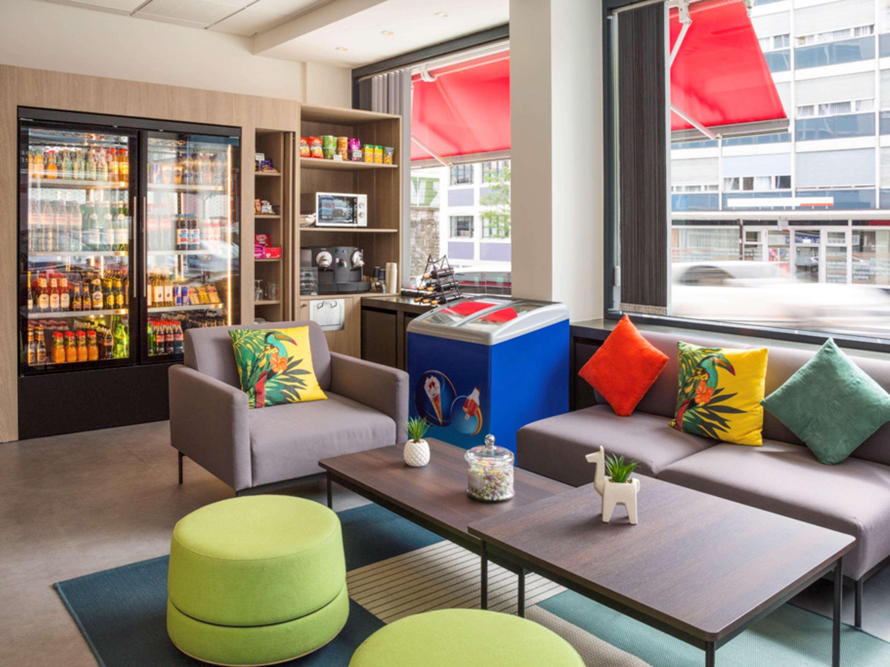 Bar/Salón ibis Geneve Centre Gare