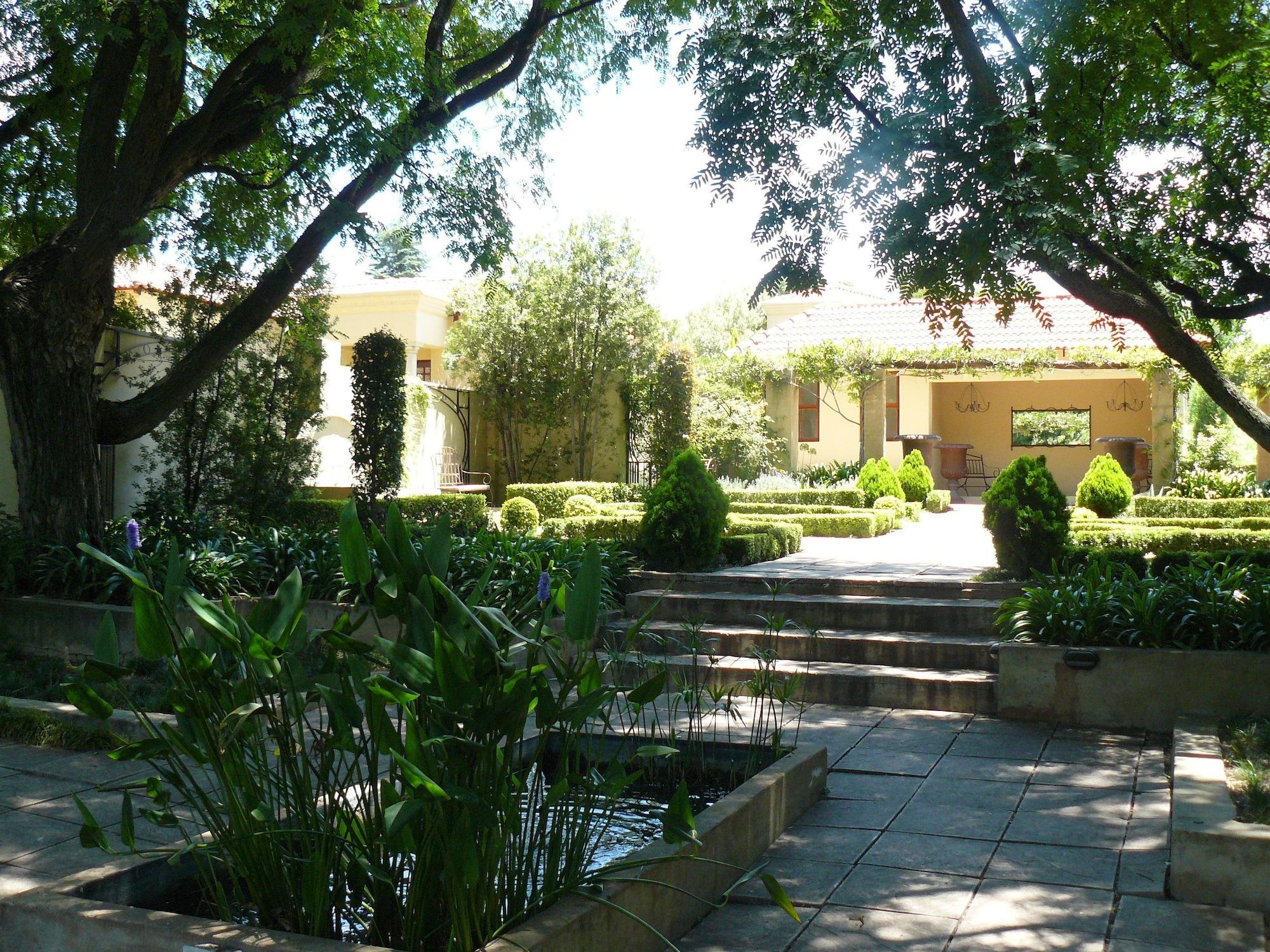 Varios The Moon and Sixpence Garden Guest House