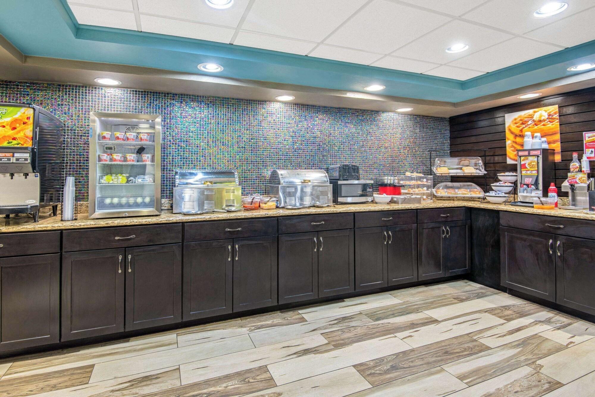 Restaurant La Quinta Inn & Suites by Wyndham Denison - N. Lake Texoma