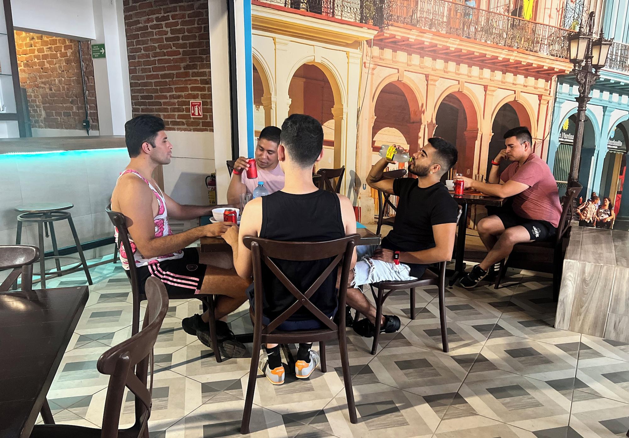 Restaurant Spartacus Boutique Hostel for Men