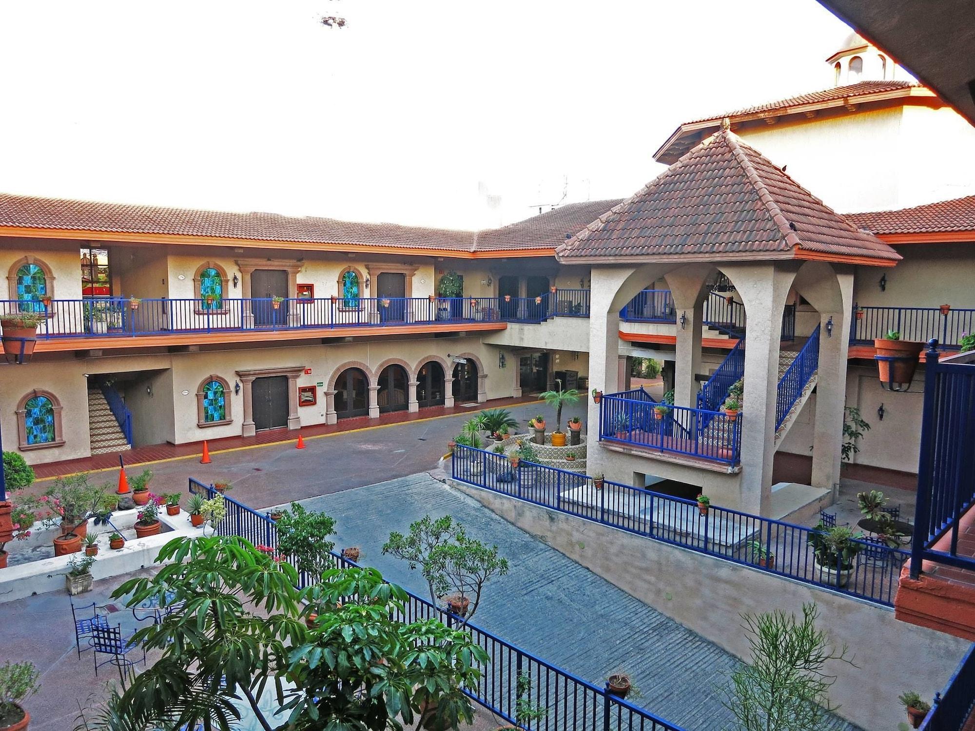 Varios Hacienda Hotel