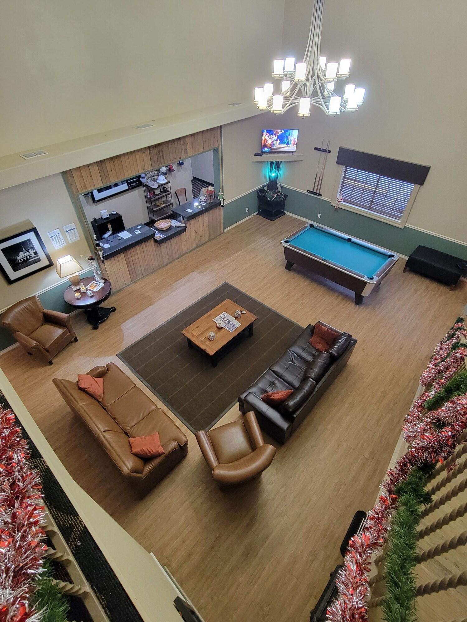 Vista Lobby Cotulla Whitten Inn