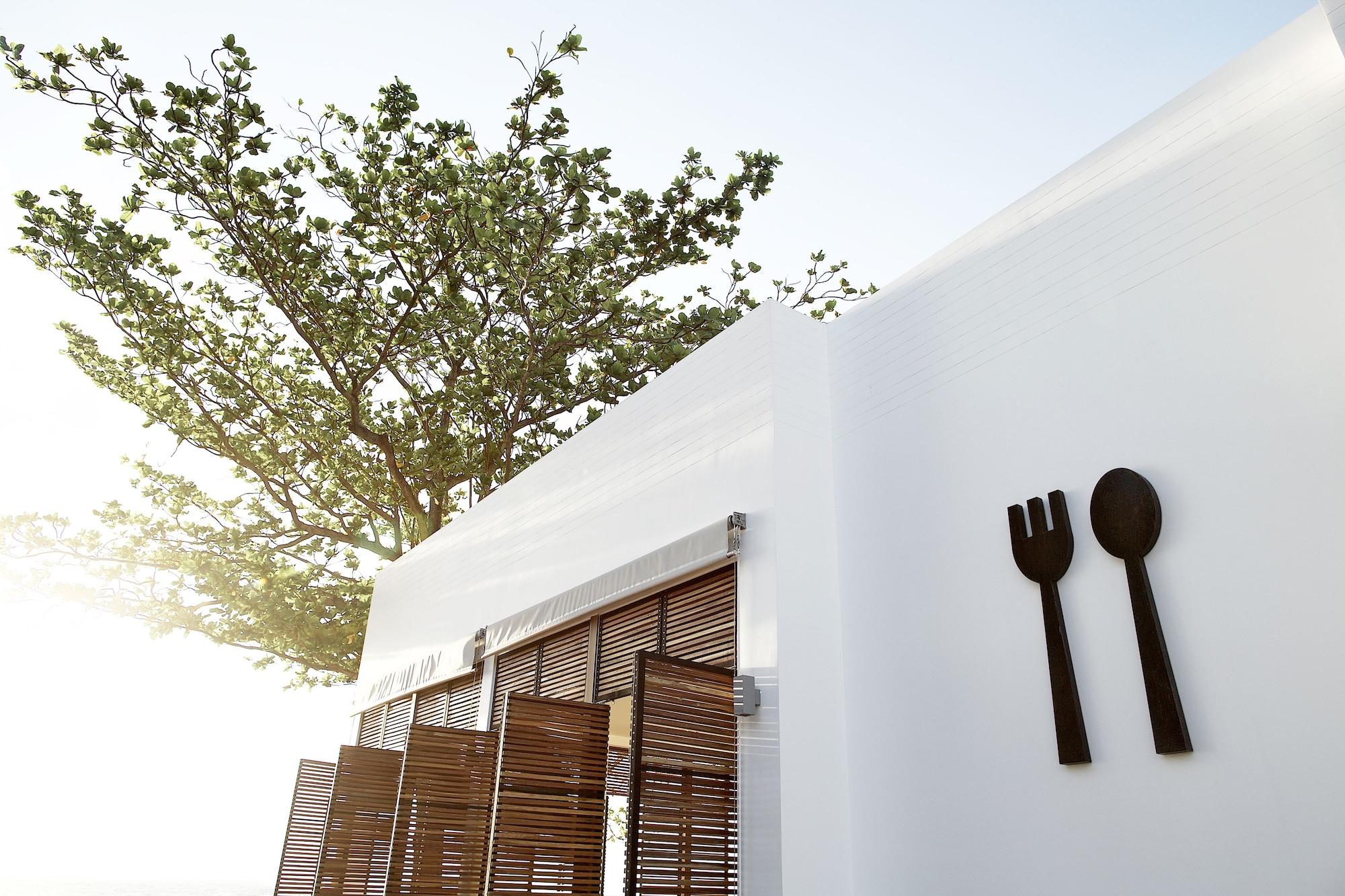 Restaurant The Secret Pool Villas By The Library