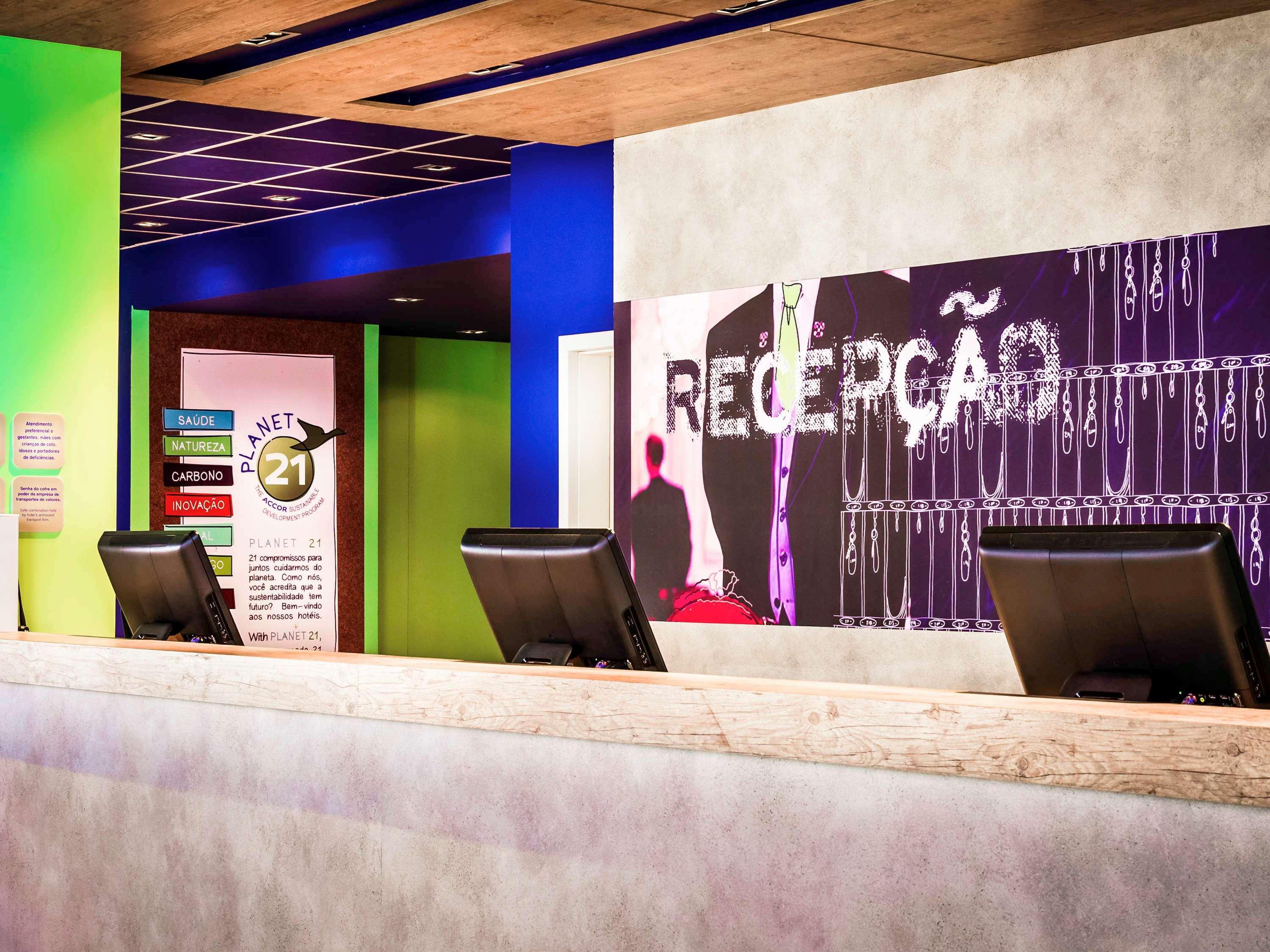 Vista Lobby ibis budget Porto Alegre - Supereconômico