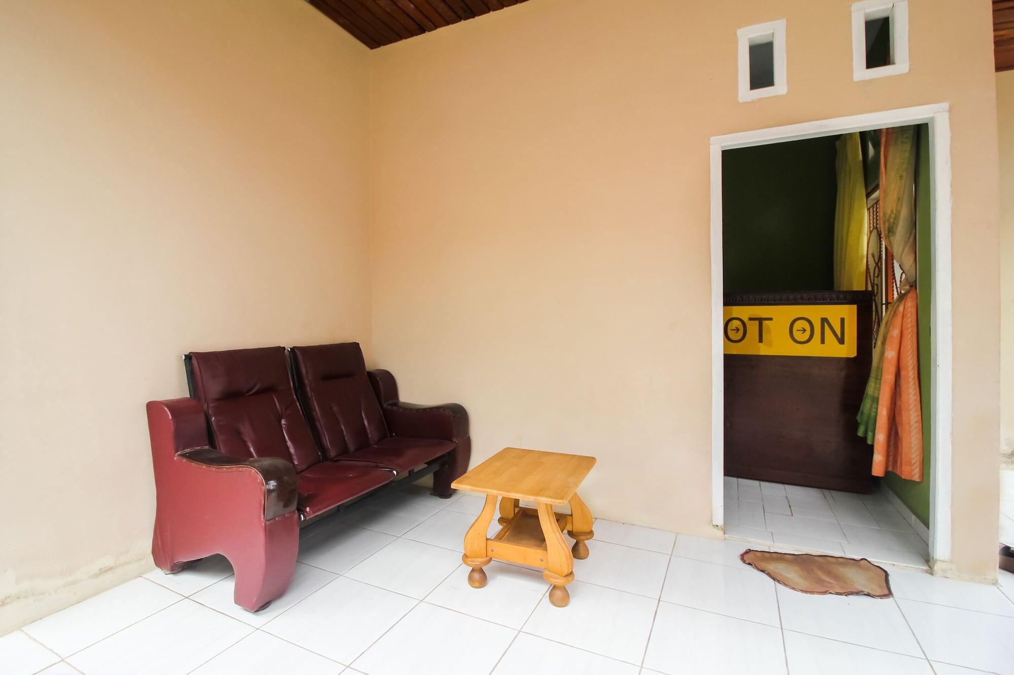 Vista Lobby OYO 2592 Homestay Bunda Puja