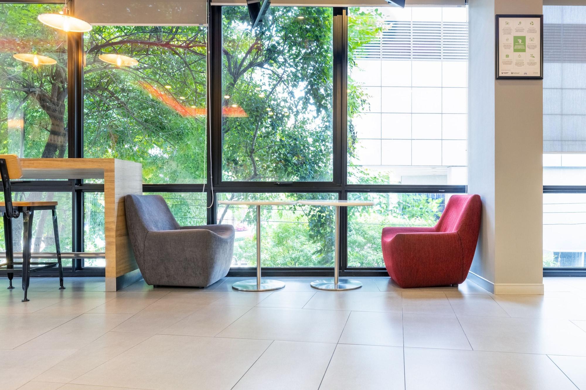 Vista Lobby Red Planet Bangkok Surawong