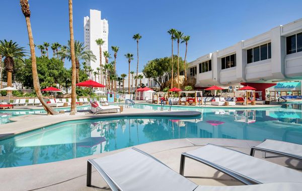 Tropicana Las Vegas - a DoubleTree by Hilton Hotel - Hoteles con alberca en Las Vegas, Nevada