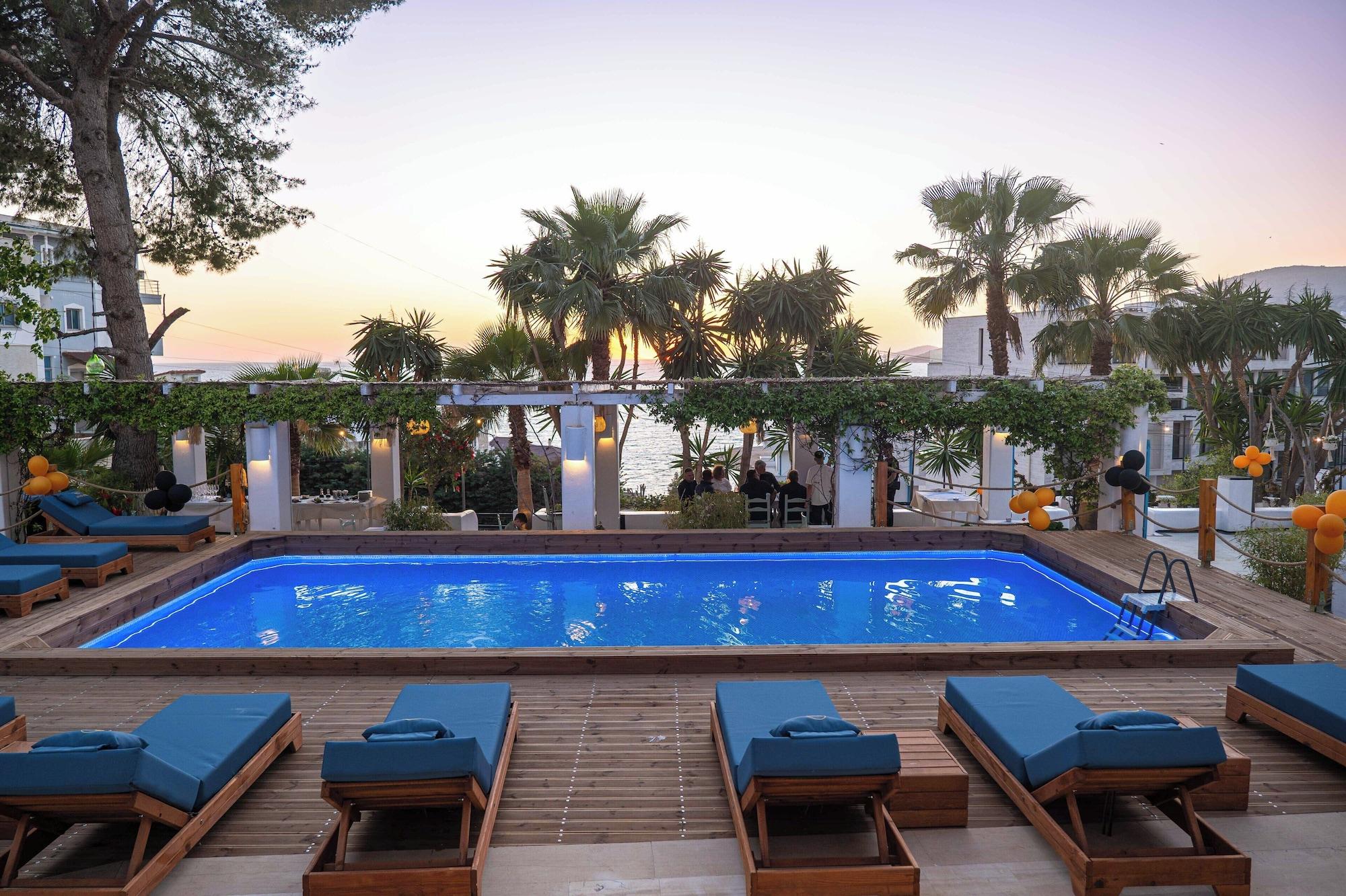 Vista Piscina Hotel Saranda